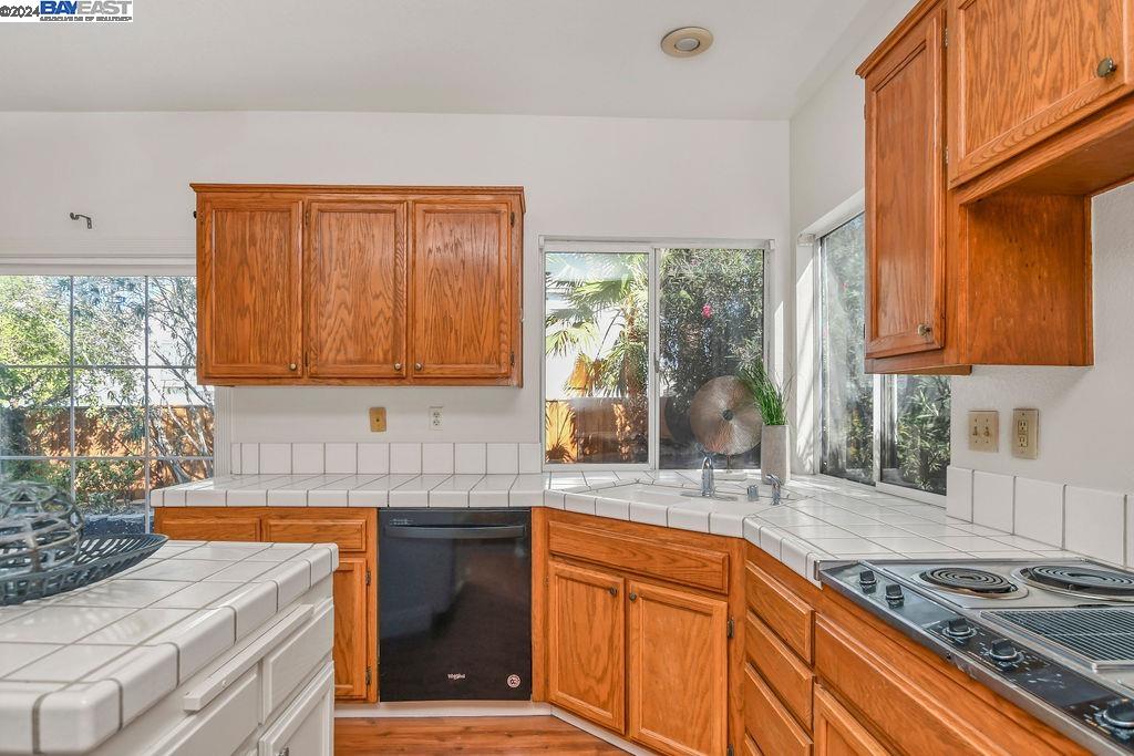 2471 Santa Barbara Ct