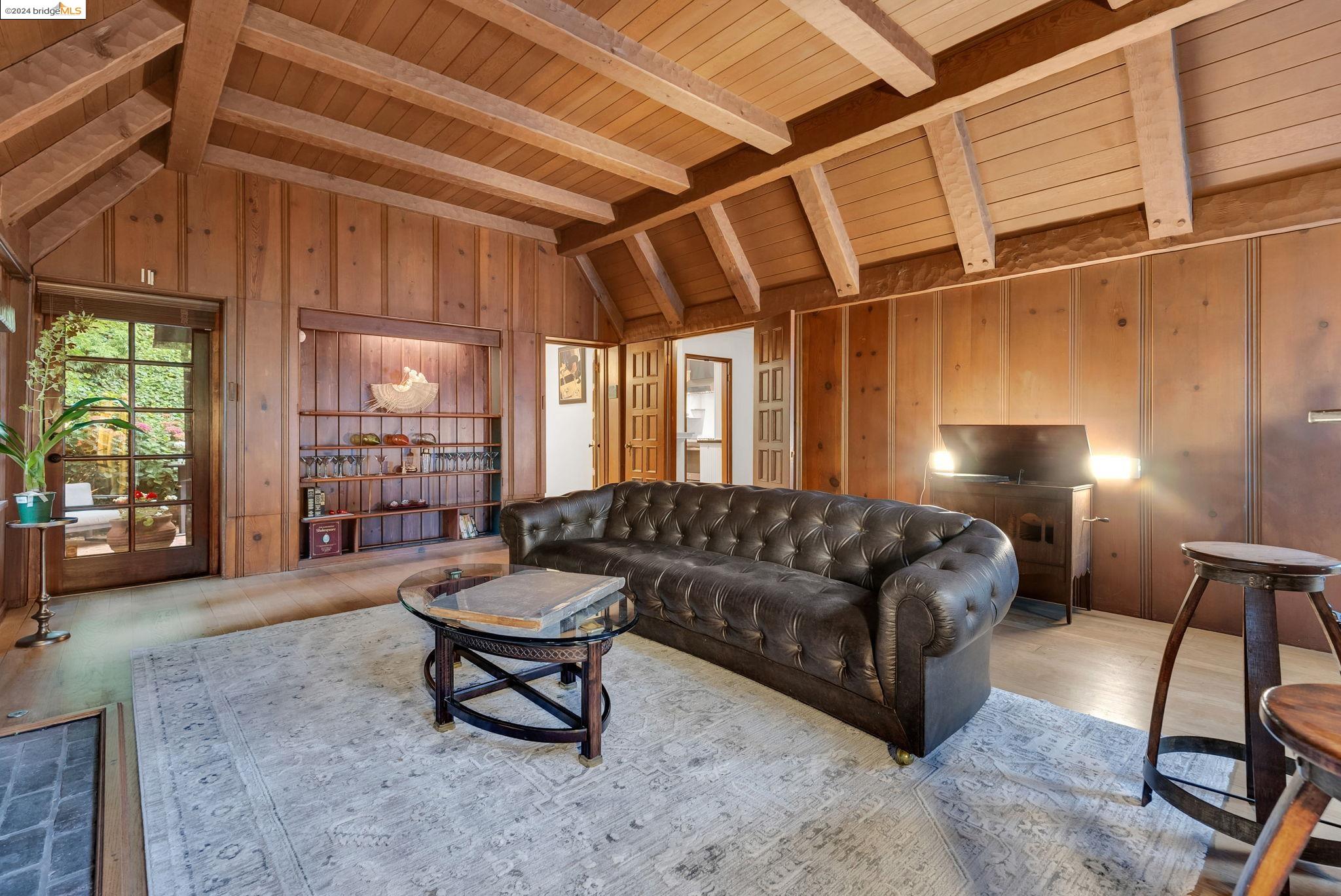 235 Duncan Wy