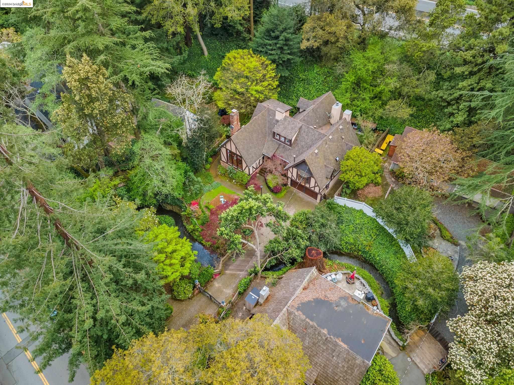 235 Duncan Wy