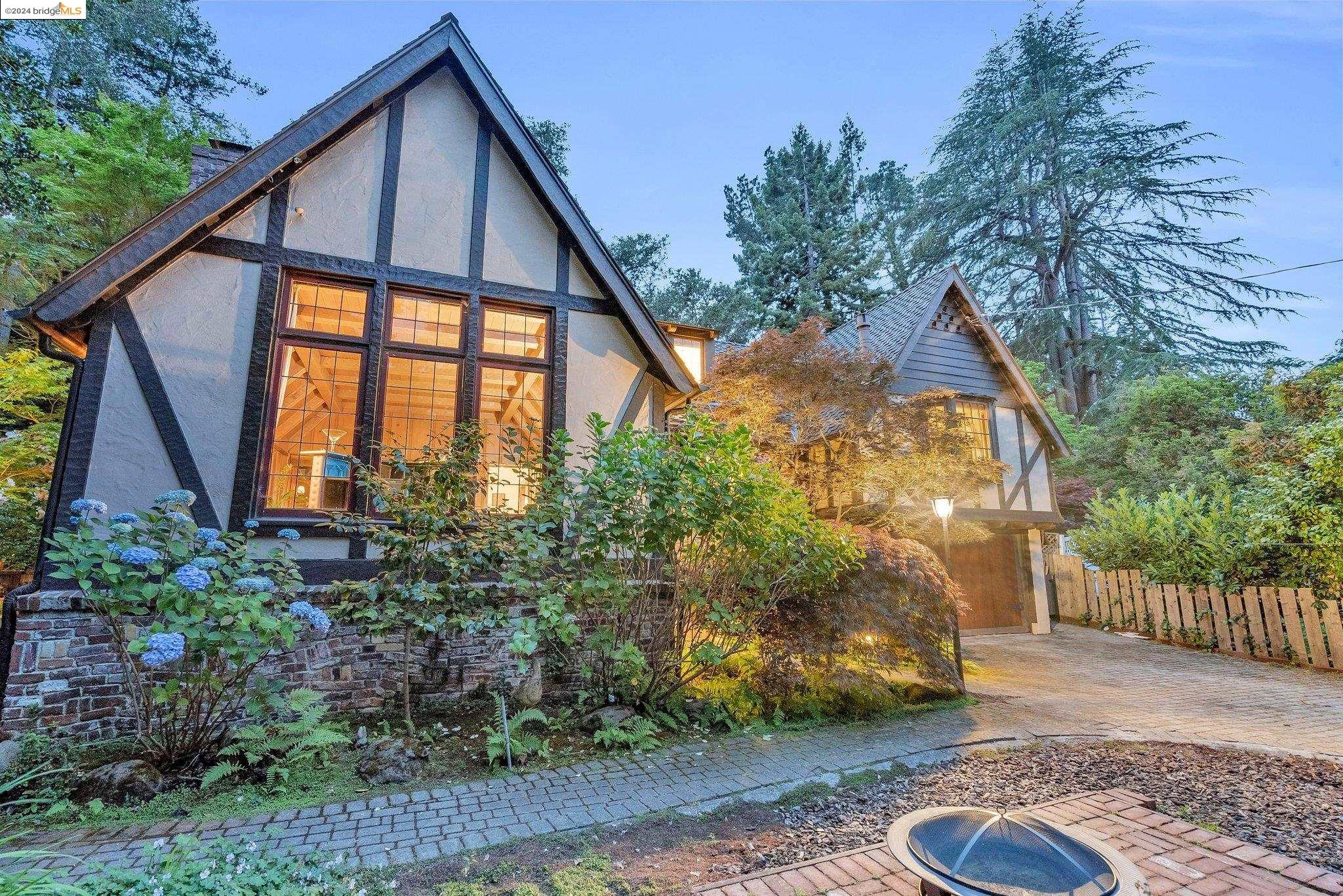 235 Duncan Wy