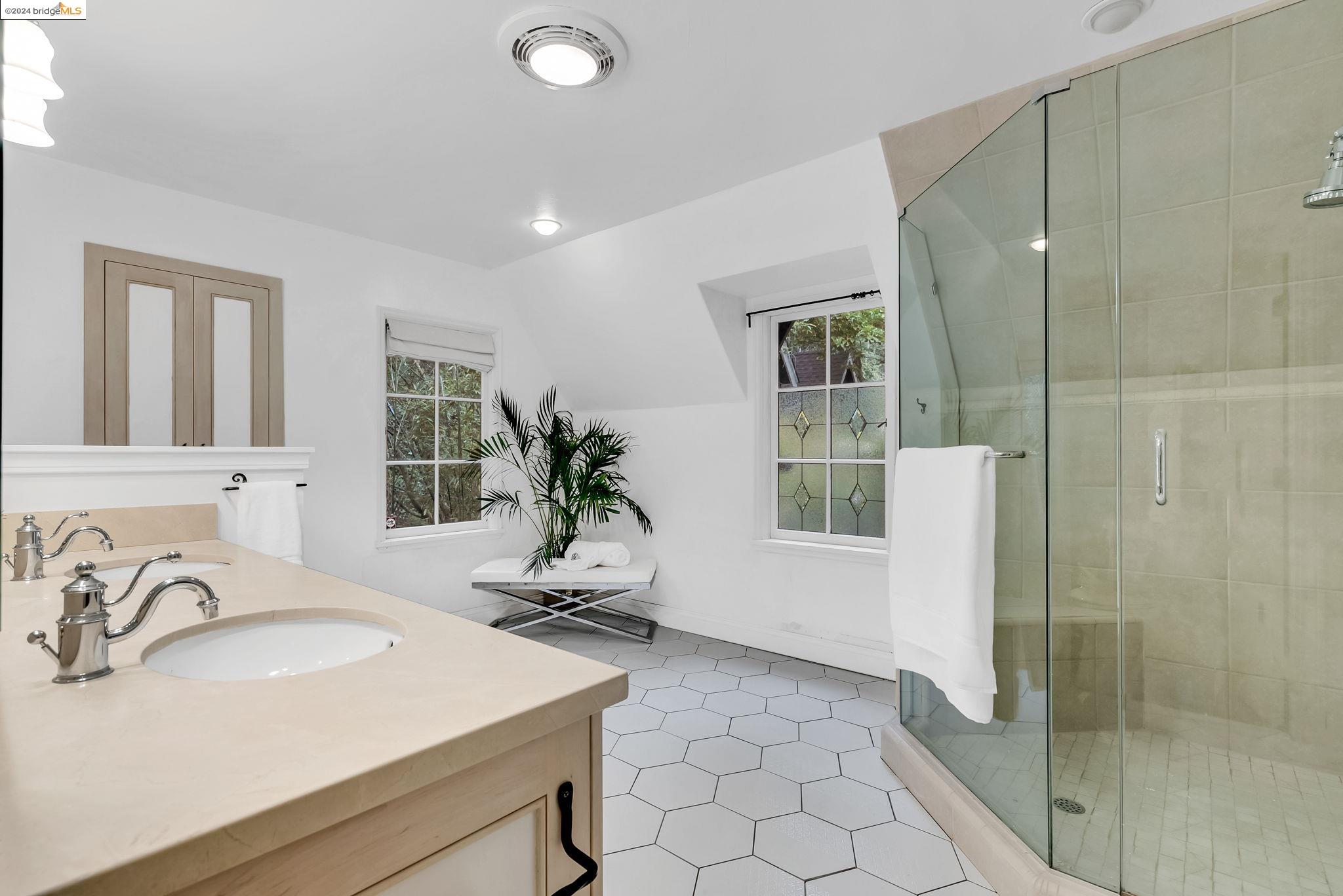 235 Duncan Wy