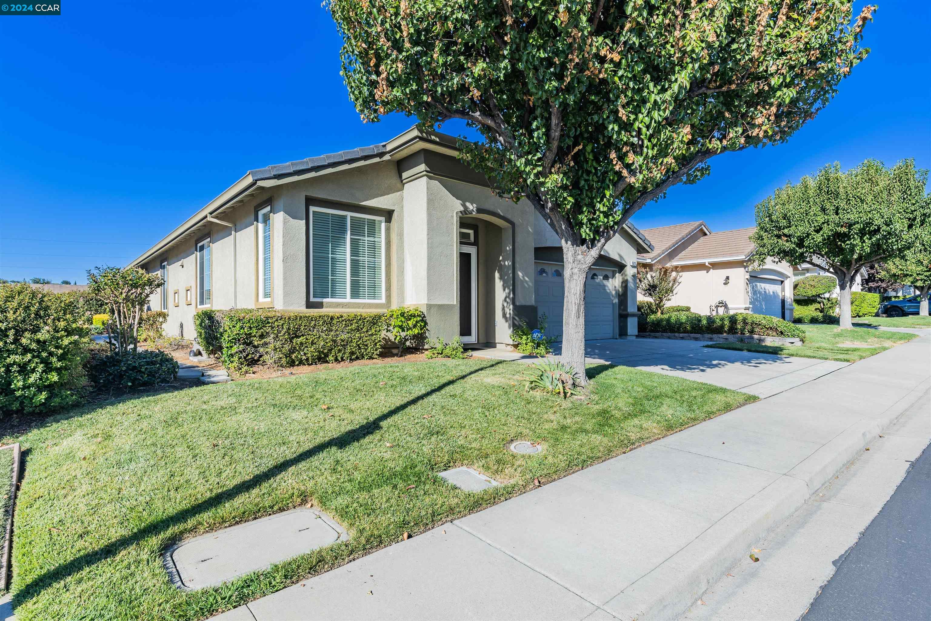 1623 Regent Dr