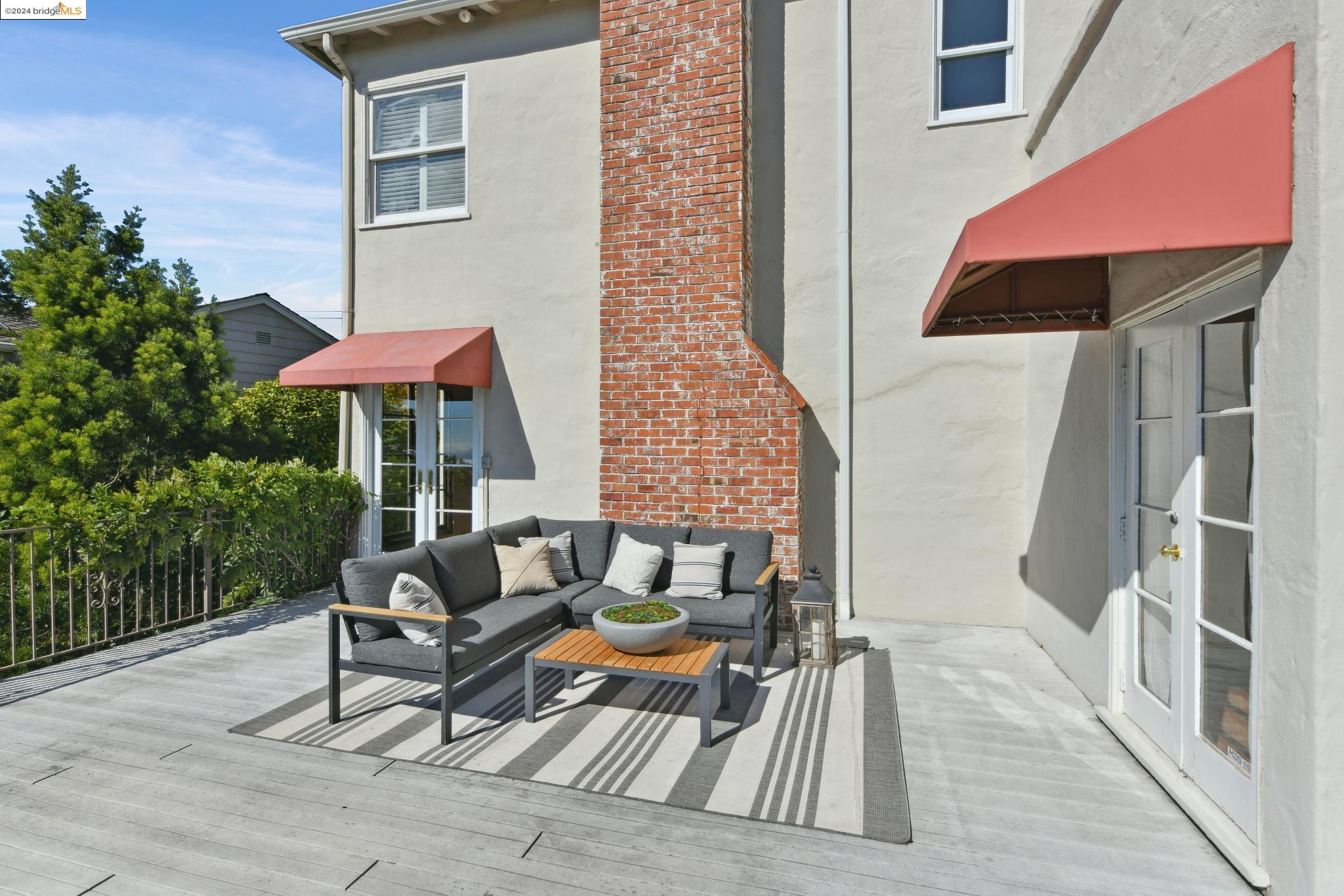 2643 Carisbrook Dr