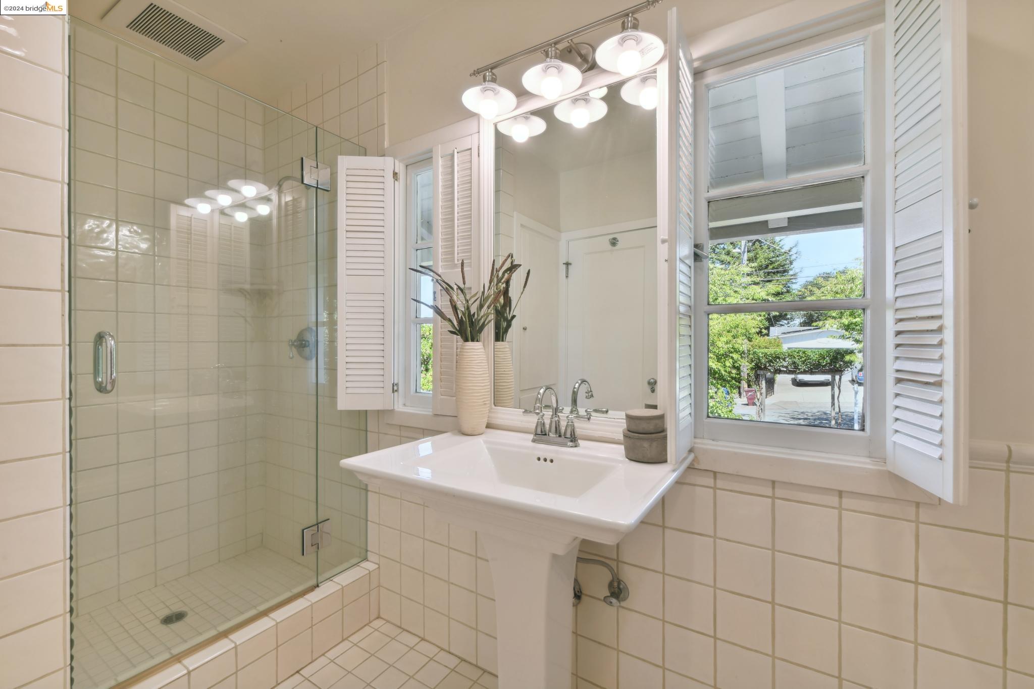 2643 Carisbrook Dr