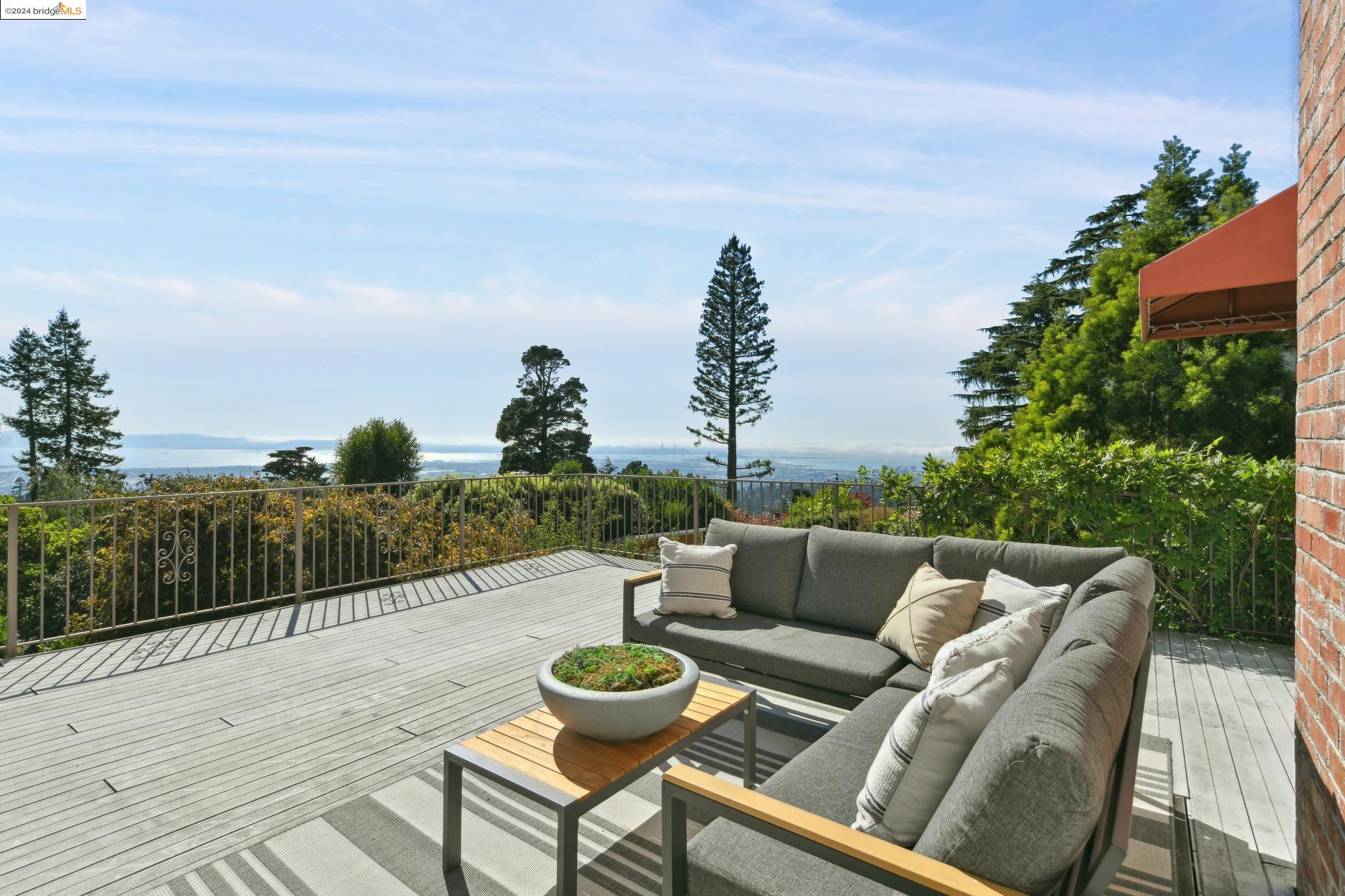 2643 Carisbrook Dr
