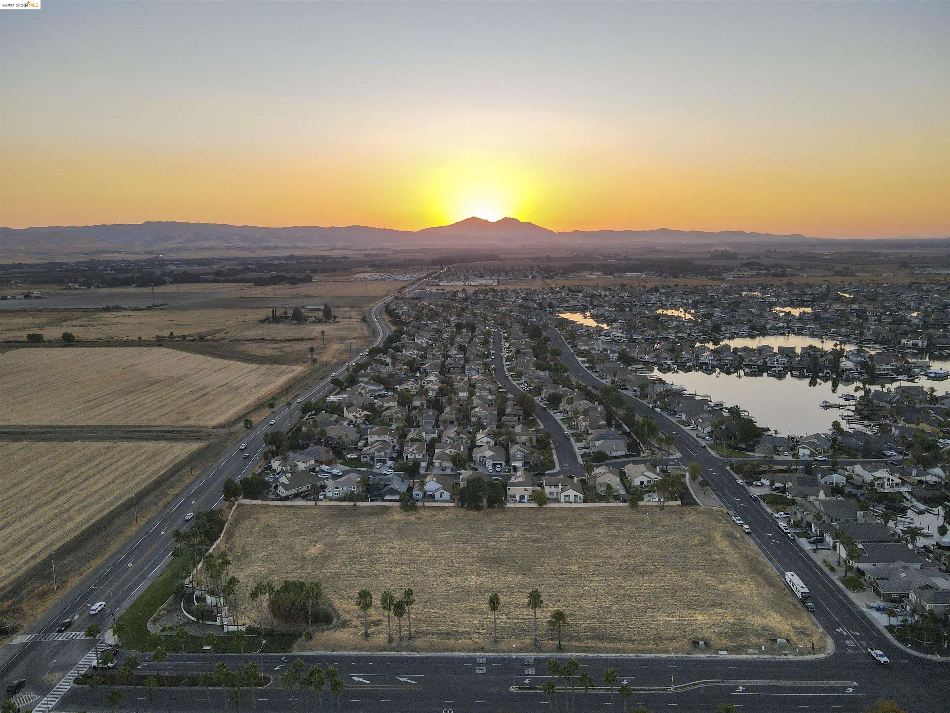 Discovery Bay Blvd