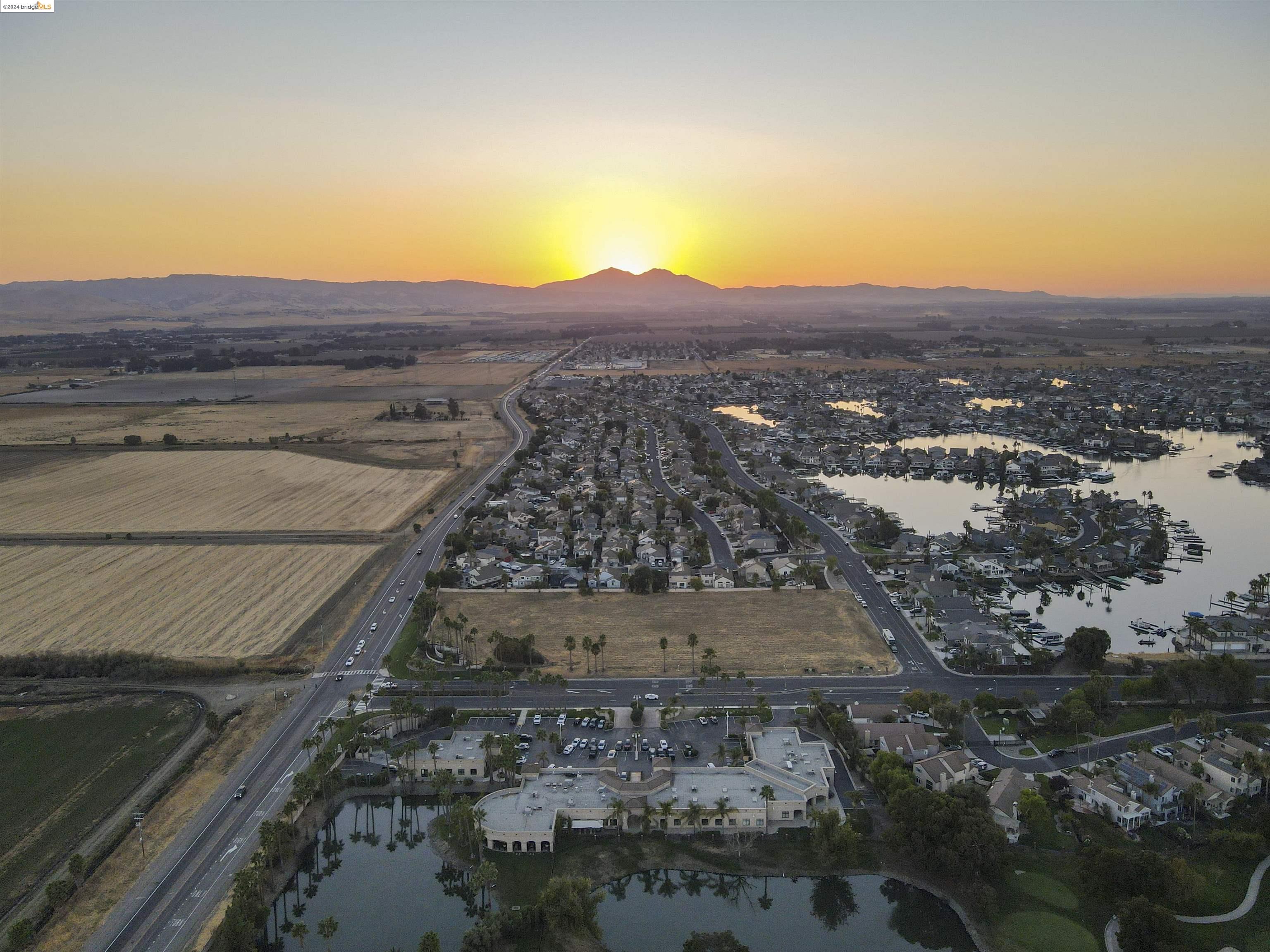 Discovery Bay Blvd