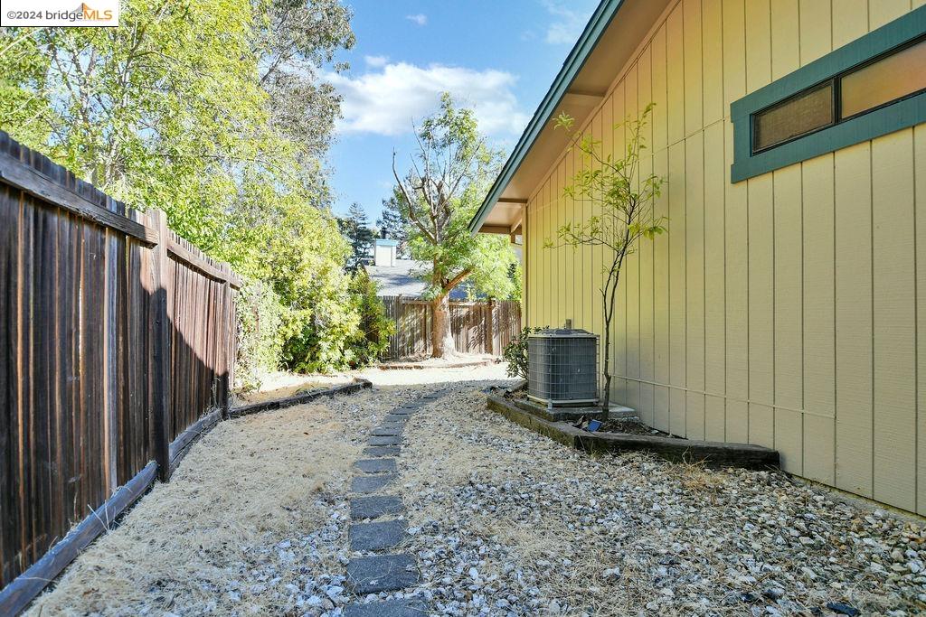 1577 London Cir