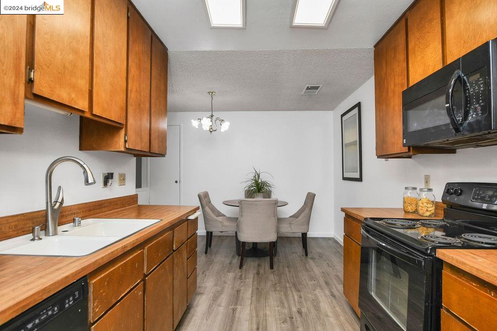 1577 London Cir