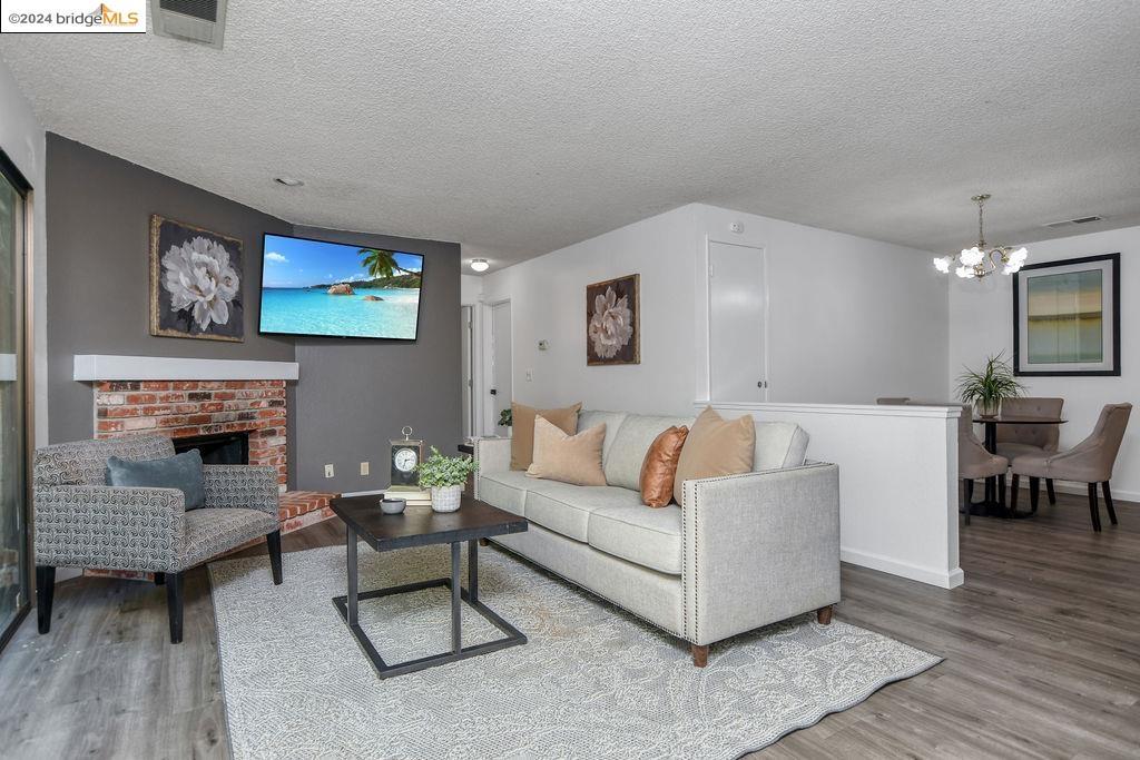 1577 London Cir