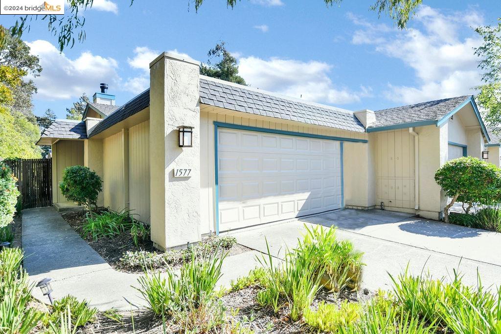 1577 London Cir