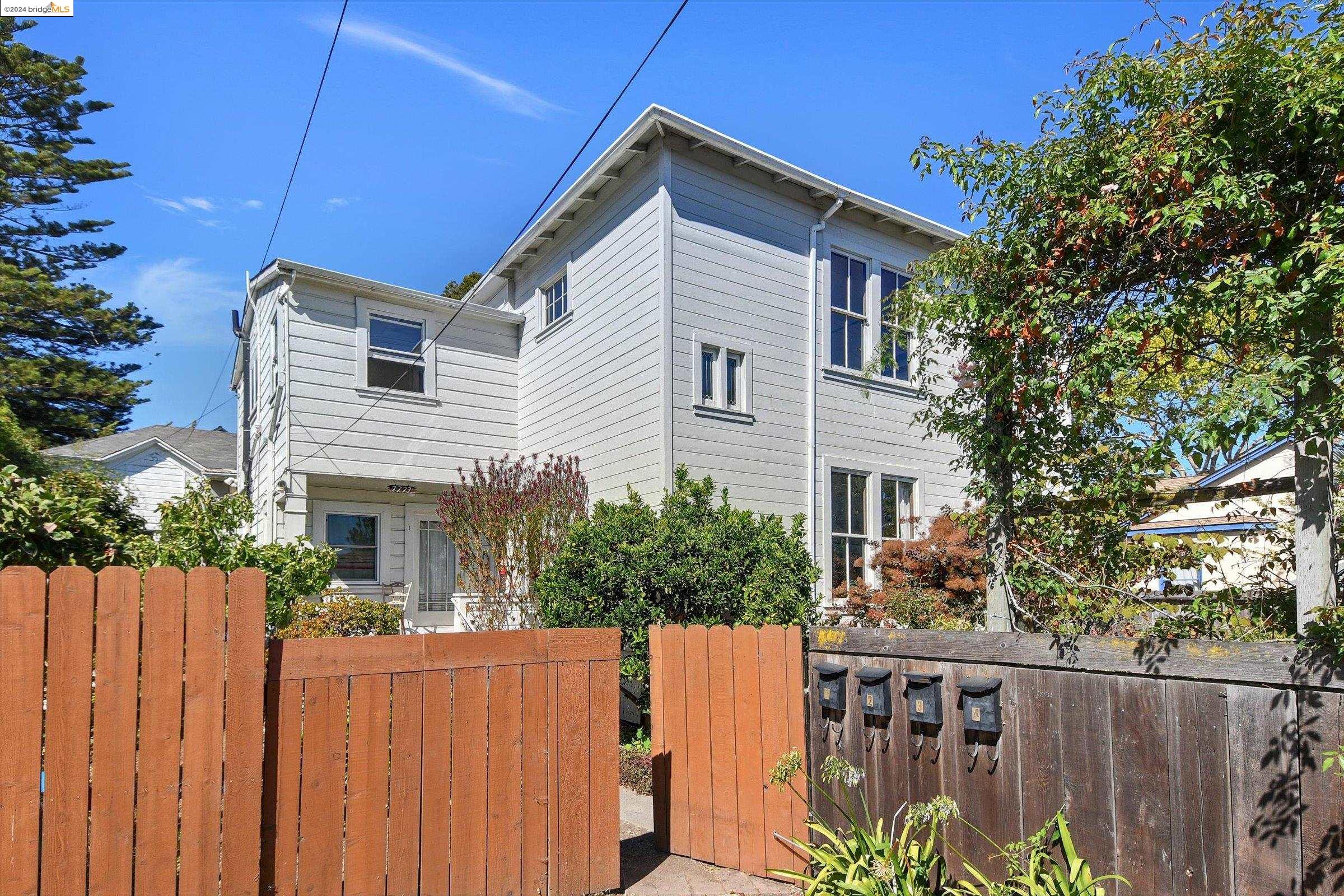 2227 Parker St