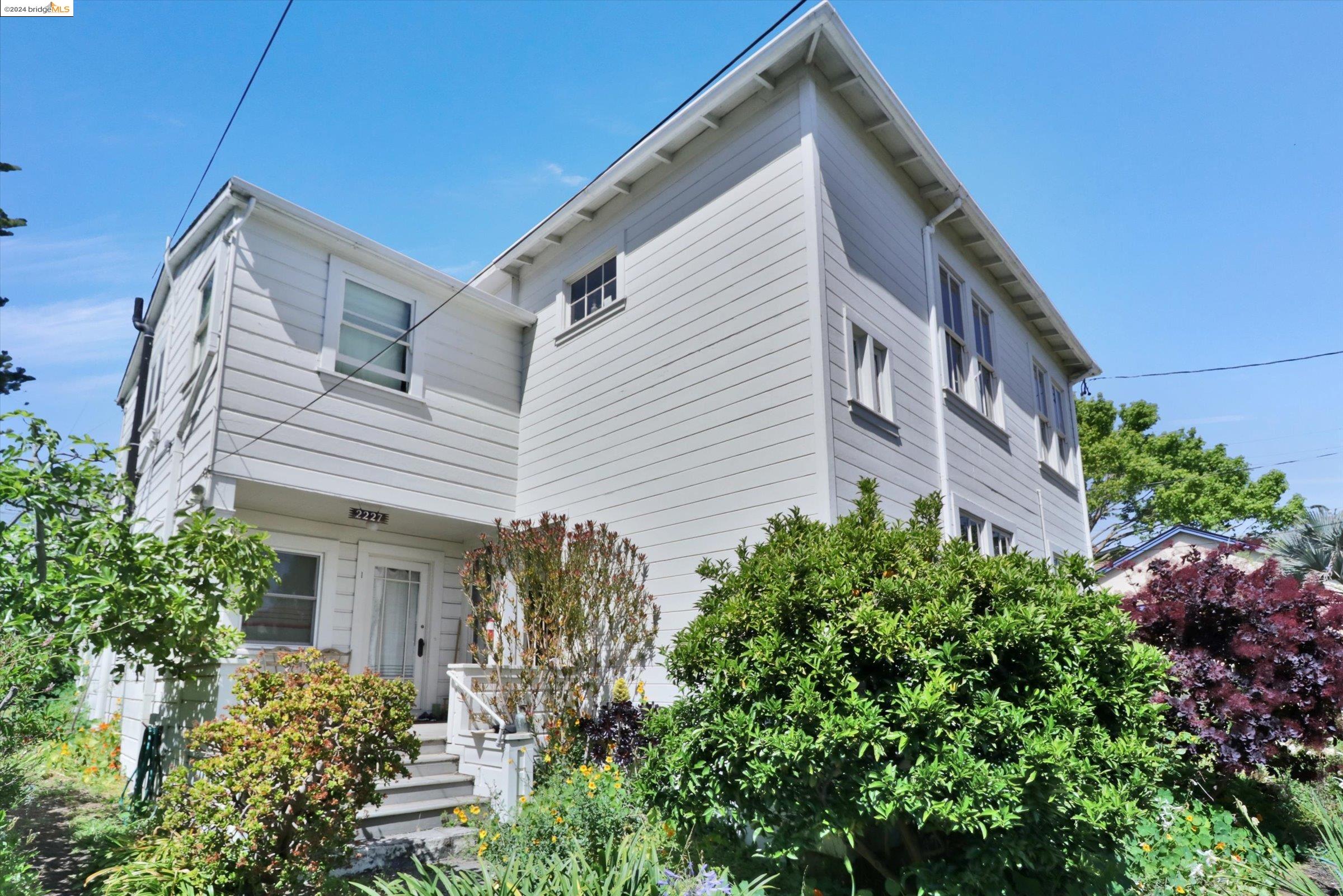 2227 Parker St