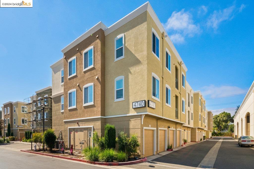 4740 Norris Canyon Rd # 104
