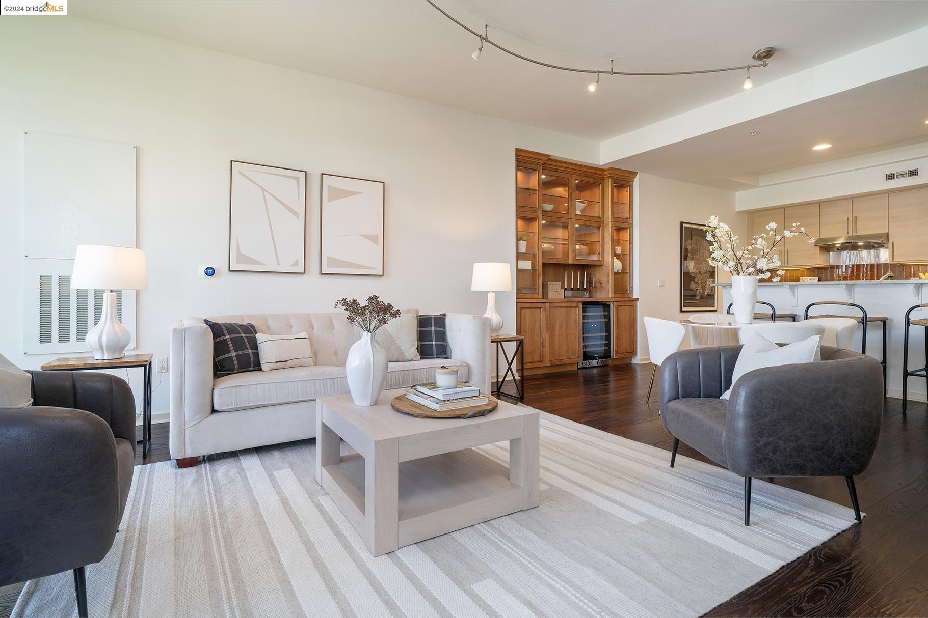 1655 N California Blvd # 305