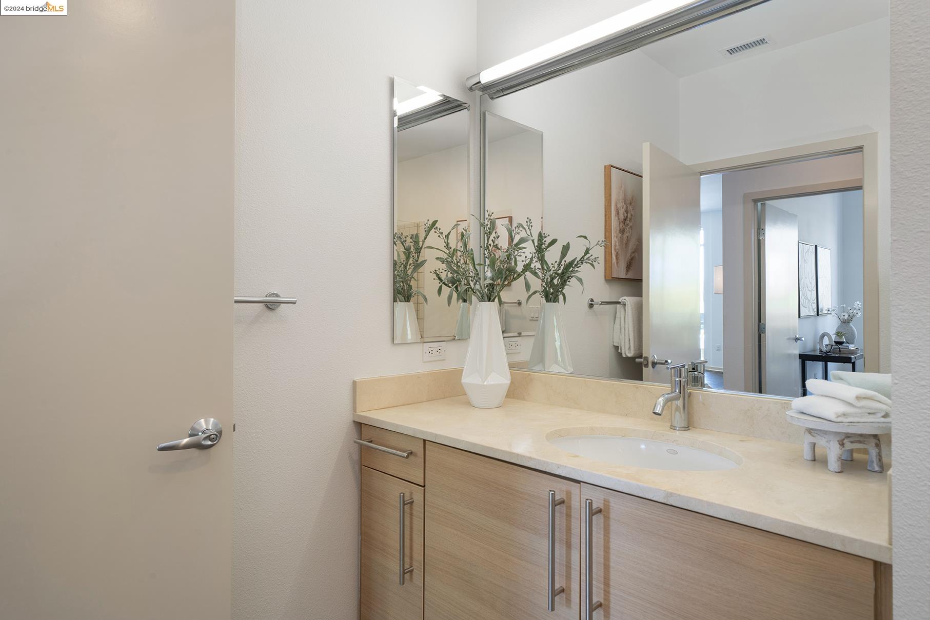 1655 N California Blvd # 305