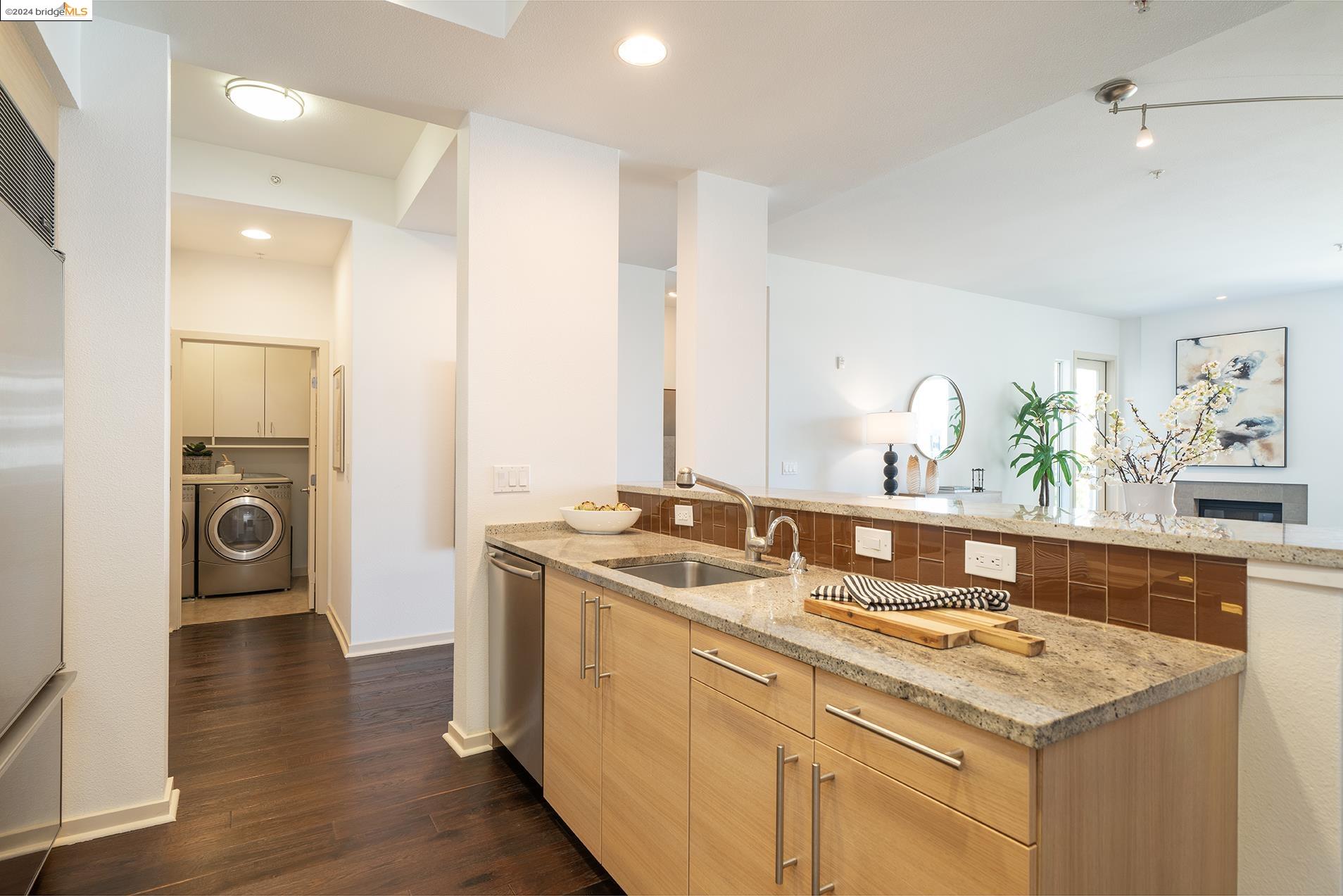 1655 N California Blvd # 305