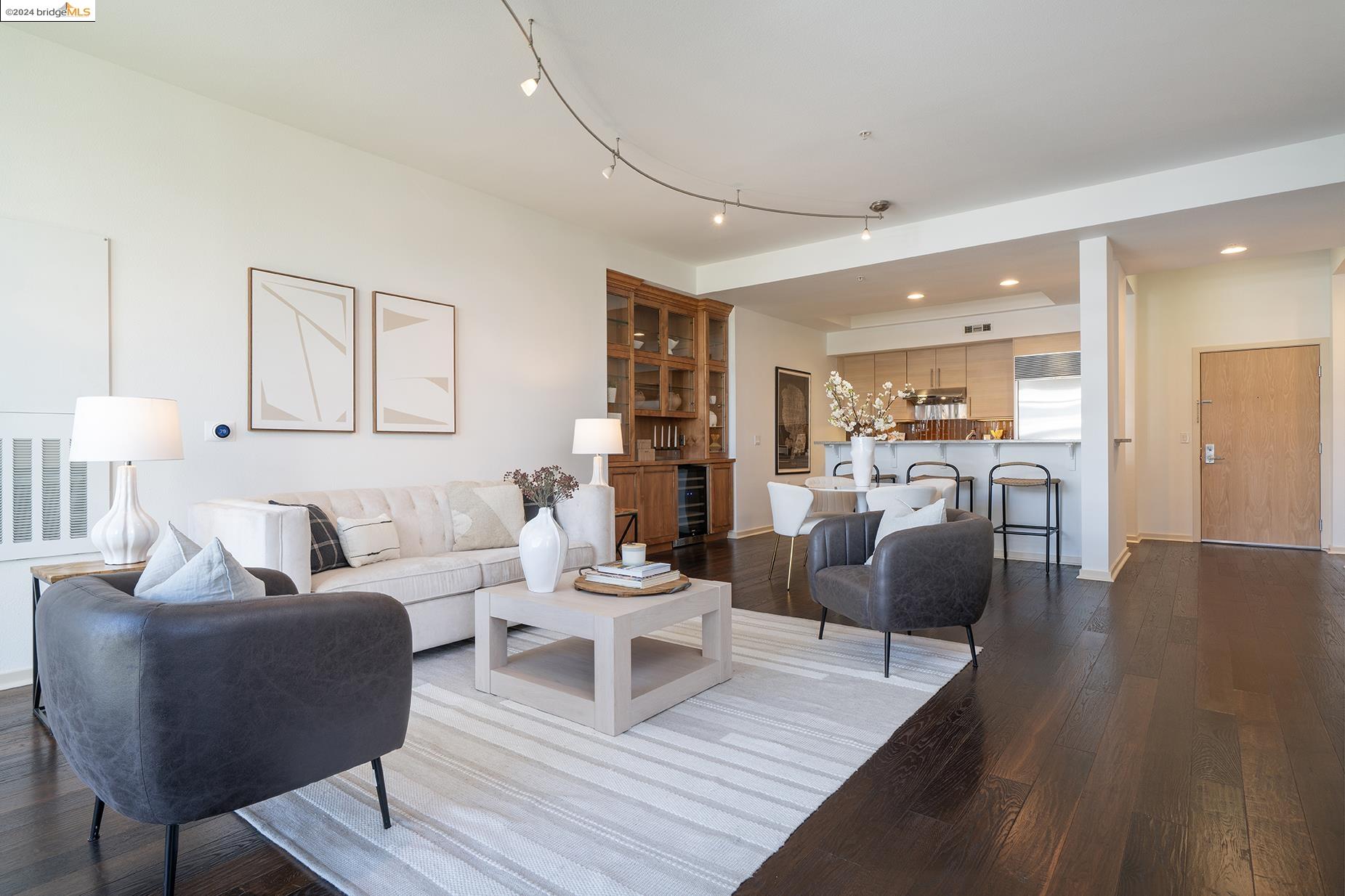 1655 N California Blvd # 305