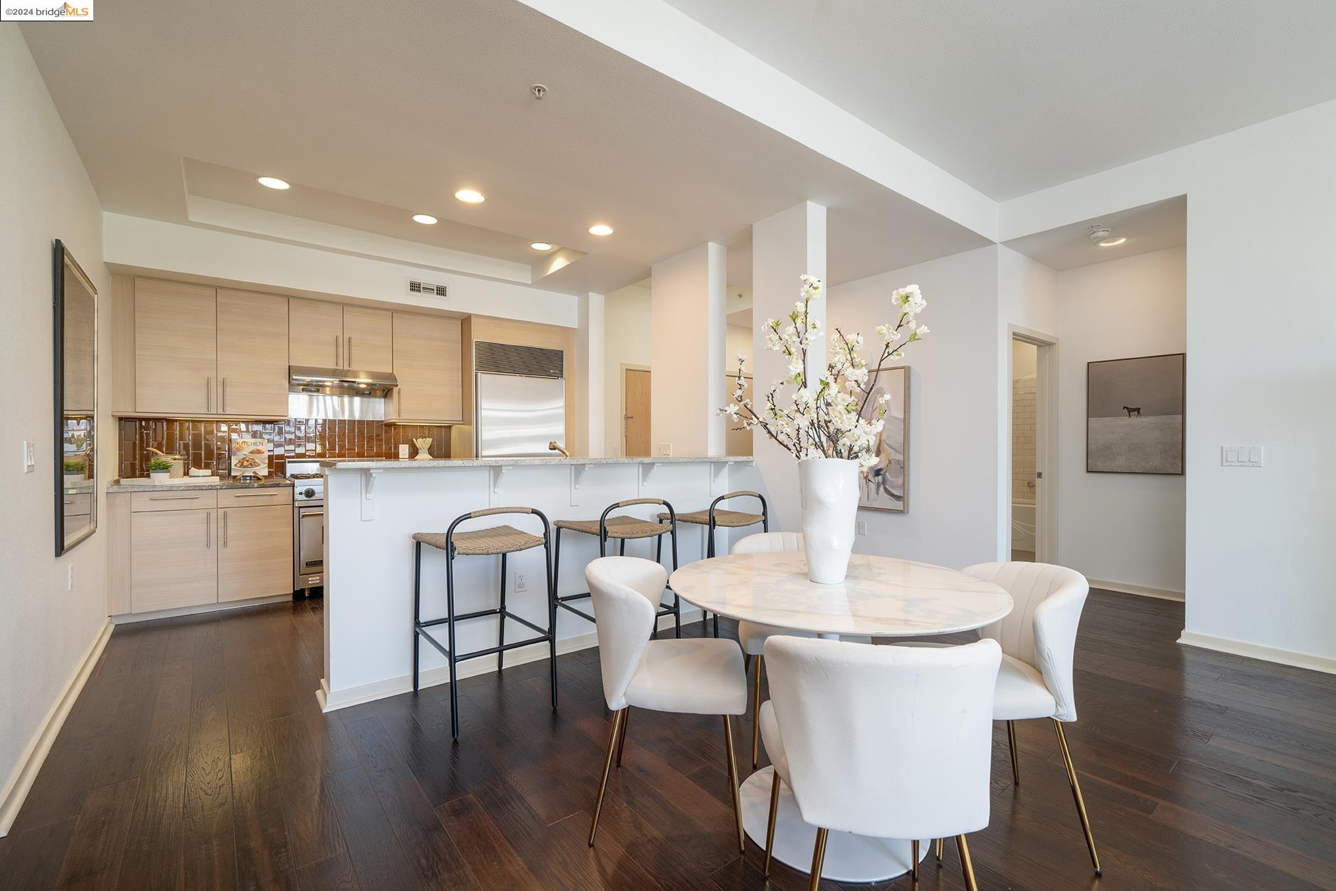 1655 N California Blvd # 305