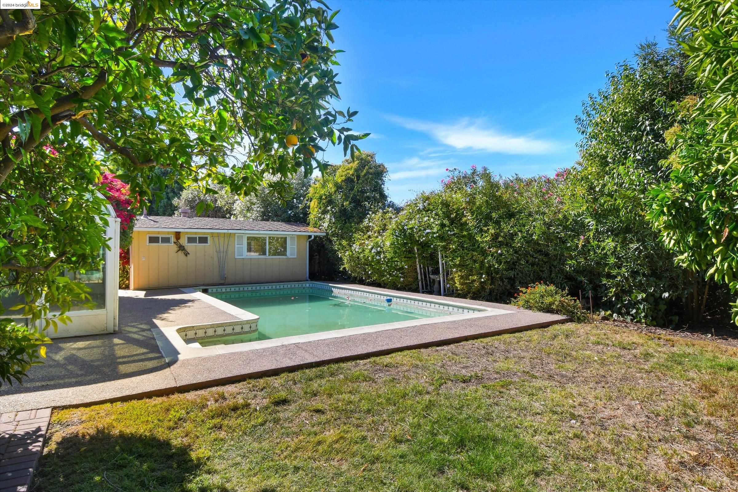 1137 Farragut Dr
