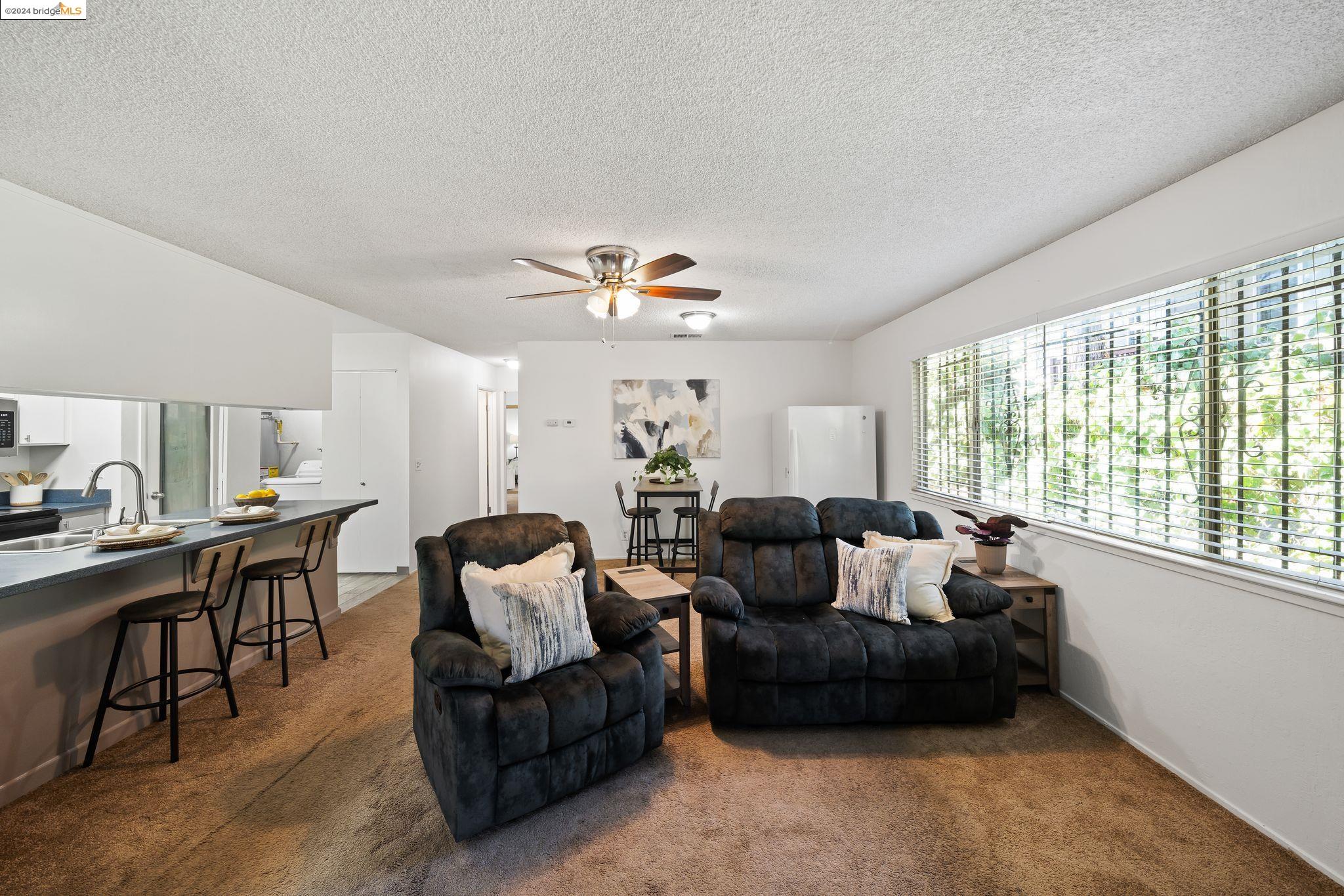 1912 San Jose Dr