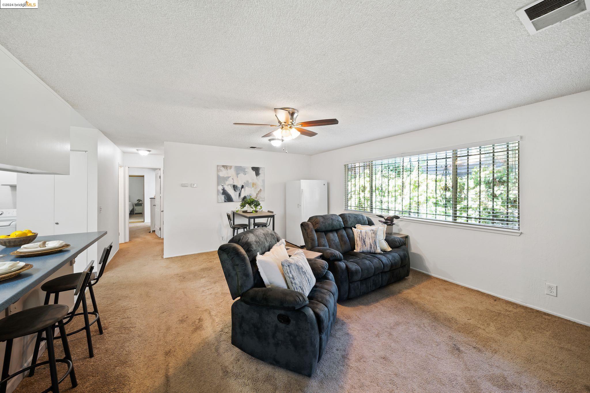 1912 San Jose Dr