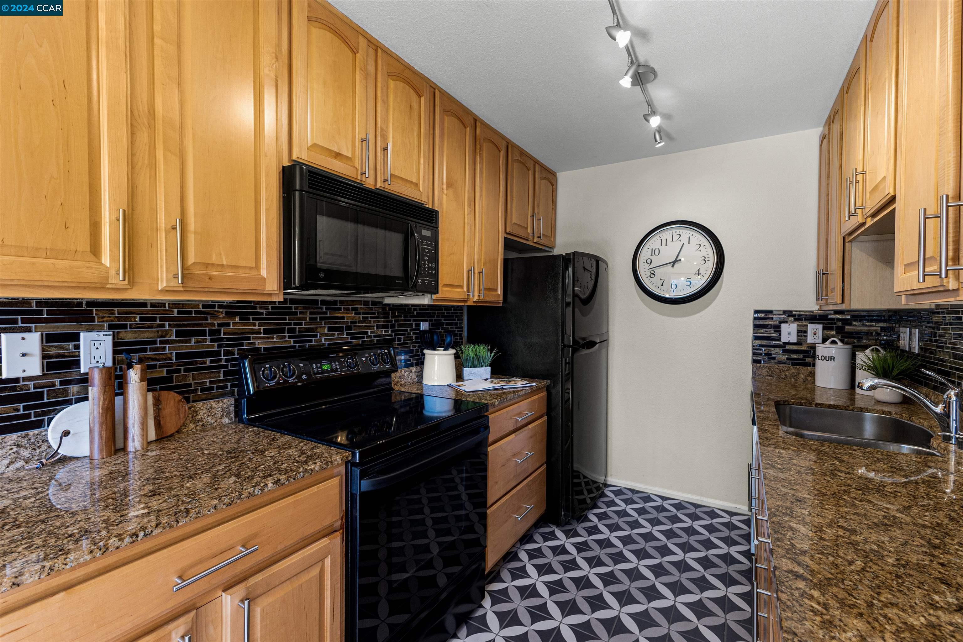 1240 Walker Ave # 305
