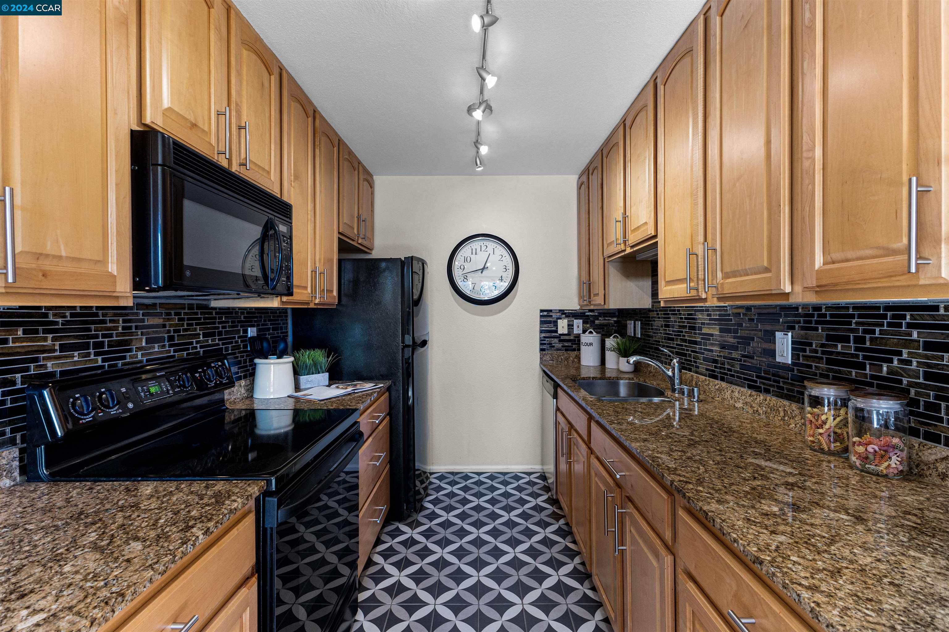 1240 Walker Ave # 305