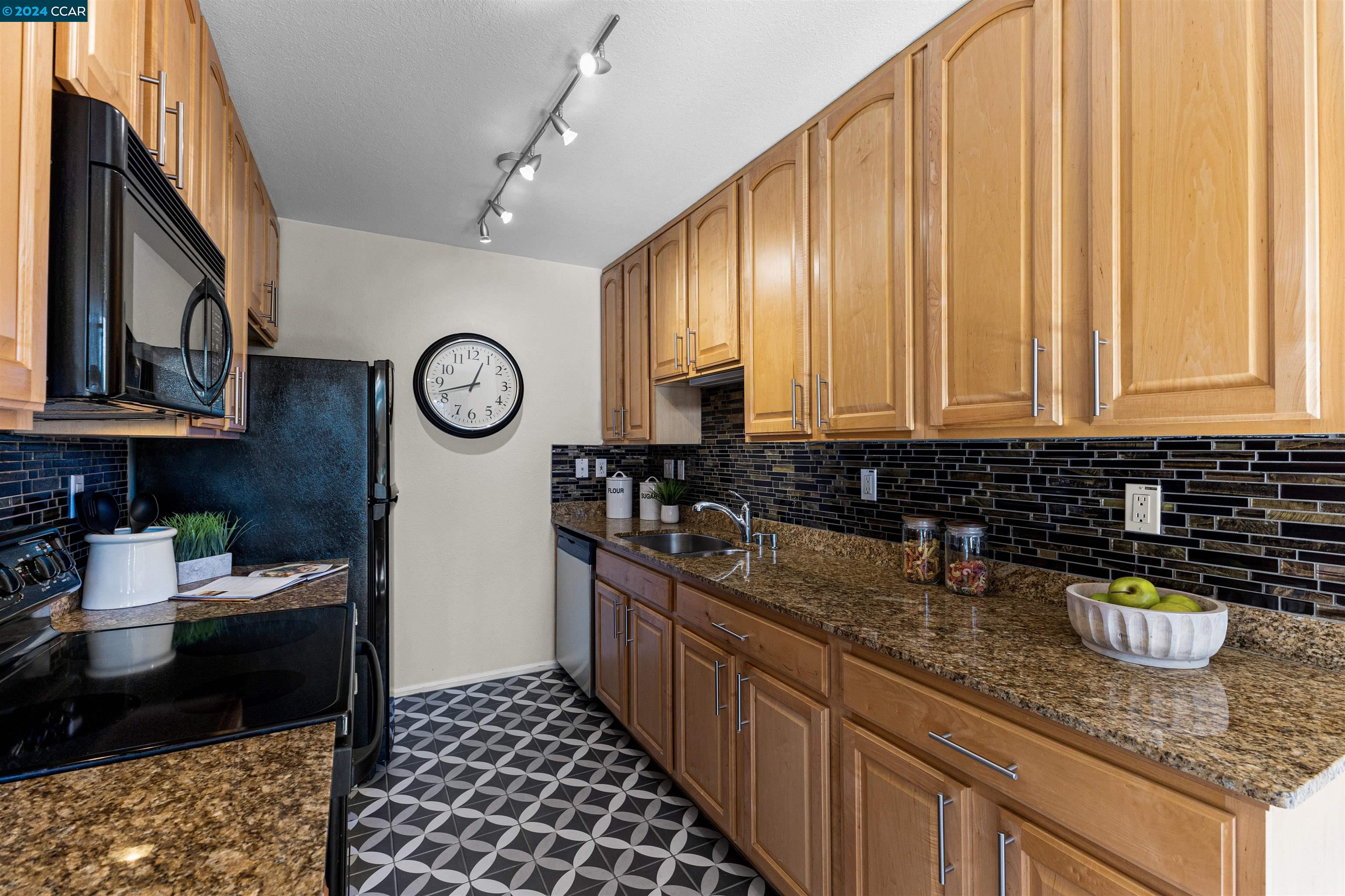 1240 Walker Ave # 305