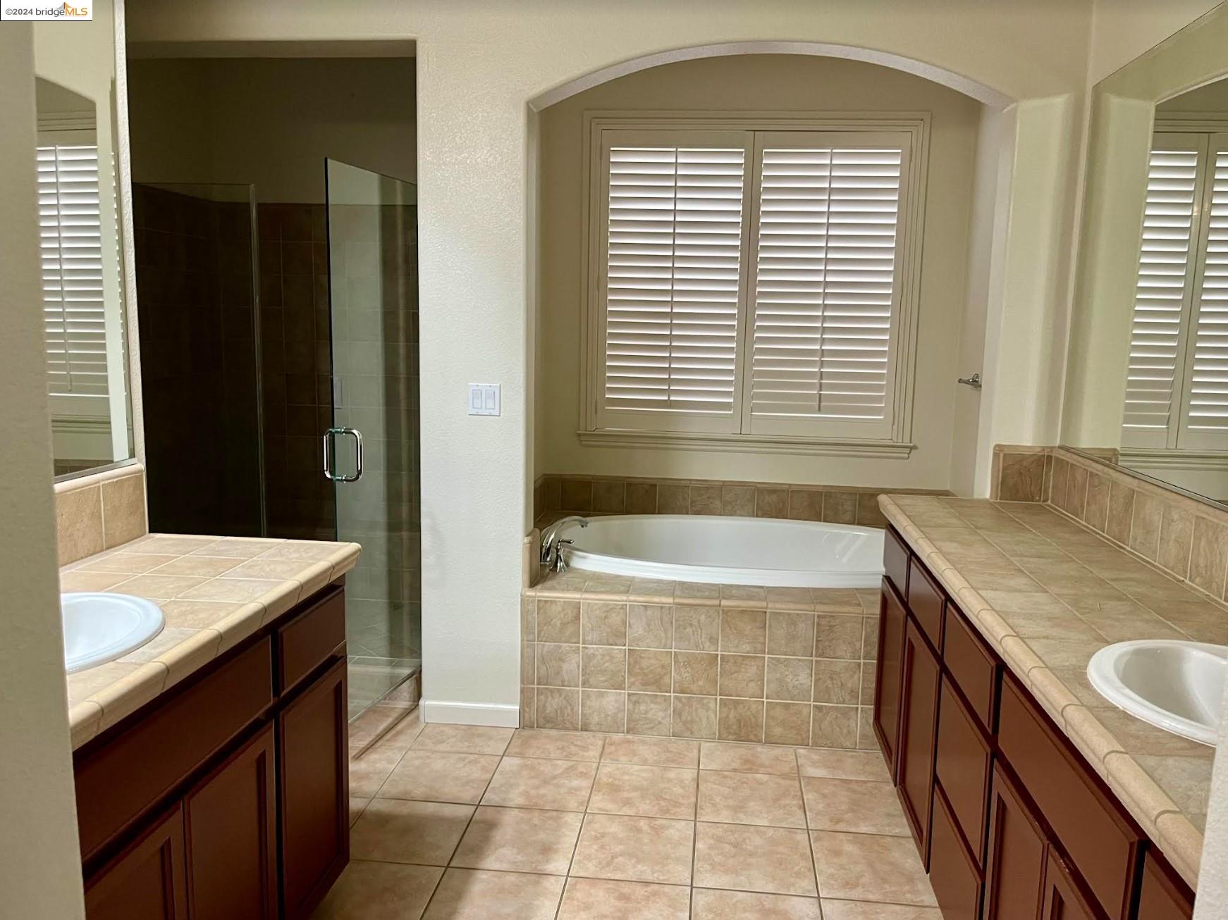 5630 Arcadia Cir