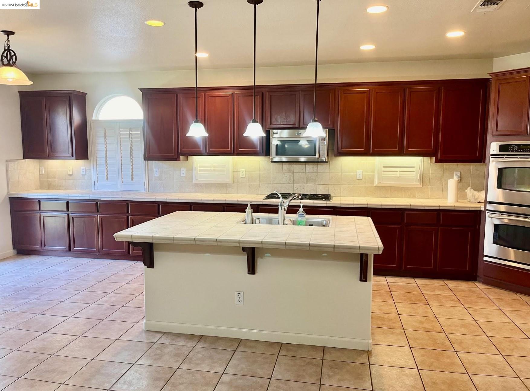 5630 Arcadia Cir