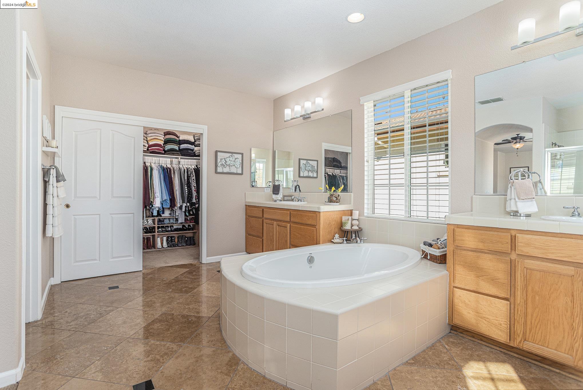 2214 Spyglass Dr