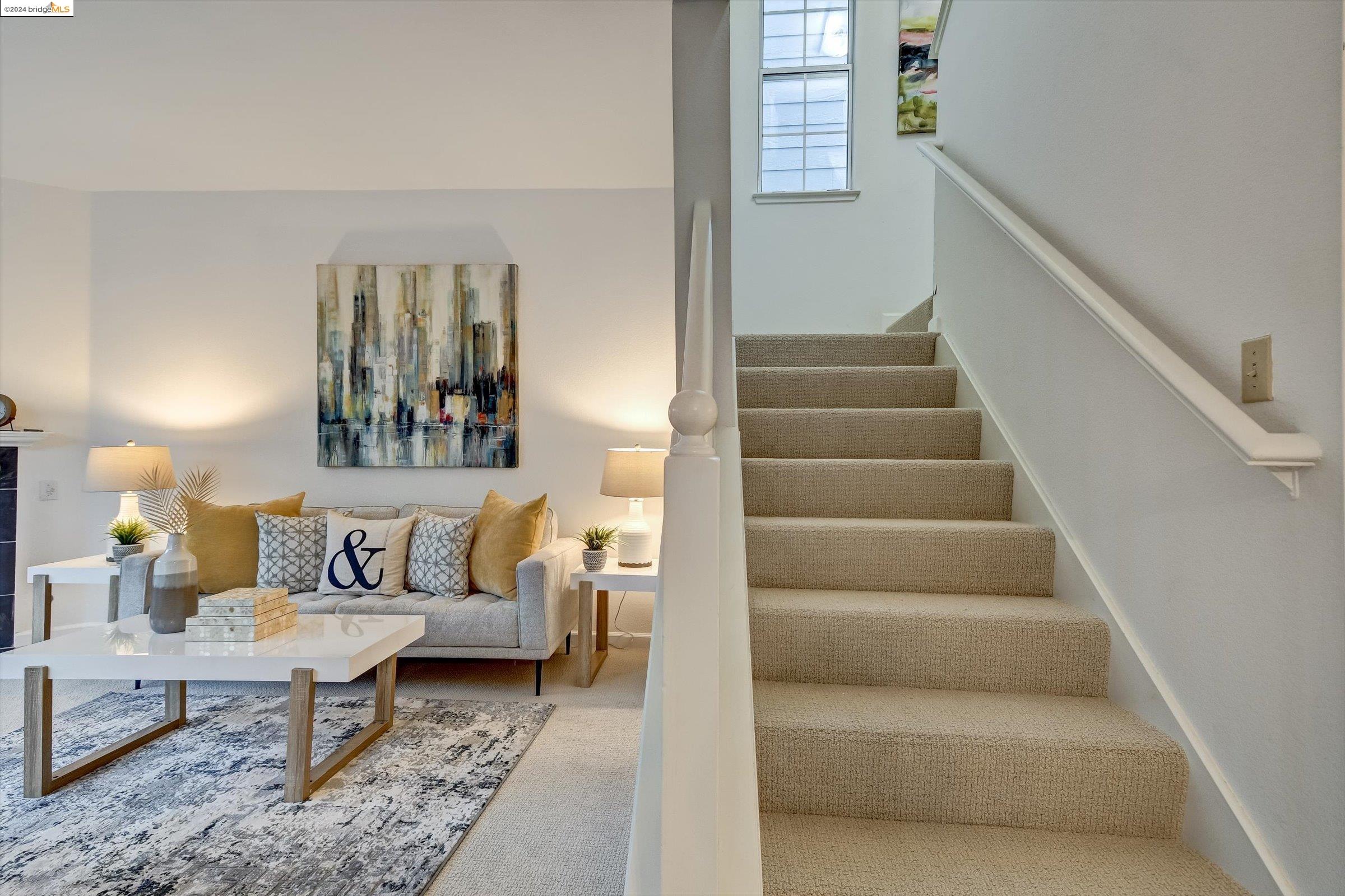 319 Commodore Dr