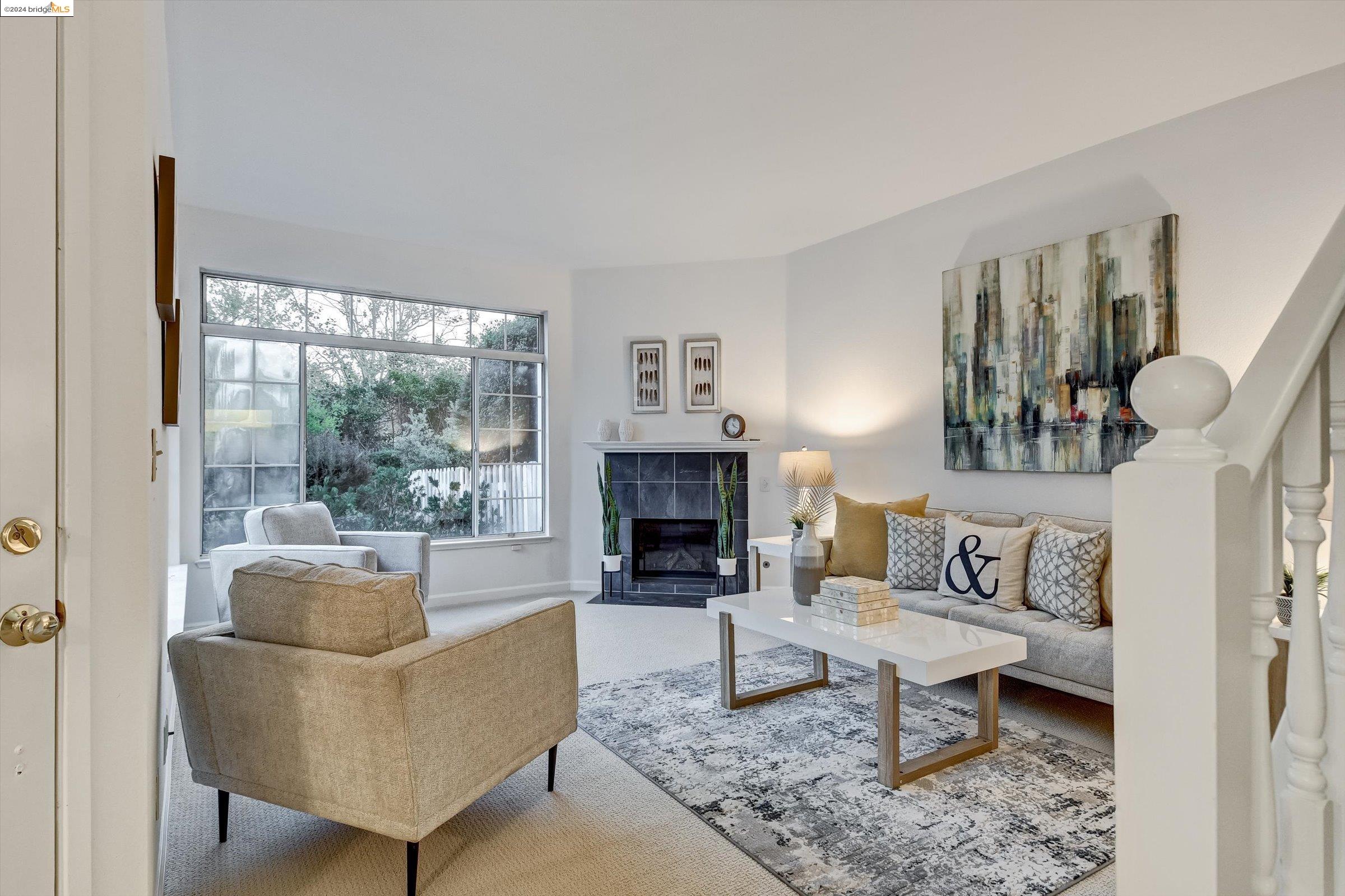 319 Commodore Dr