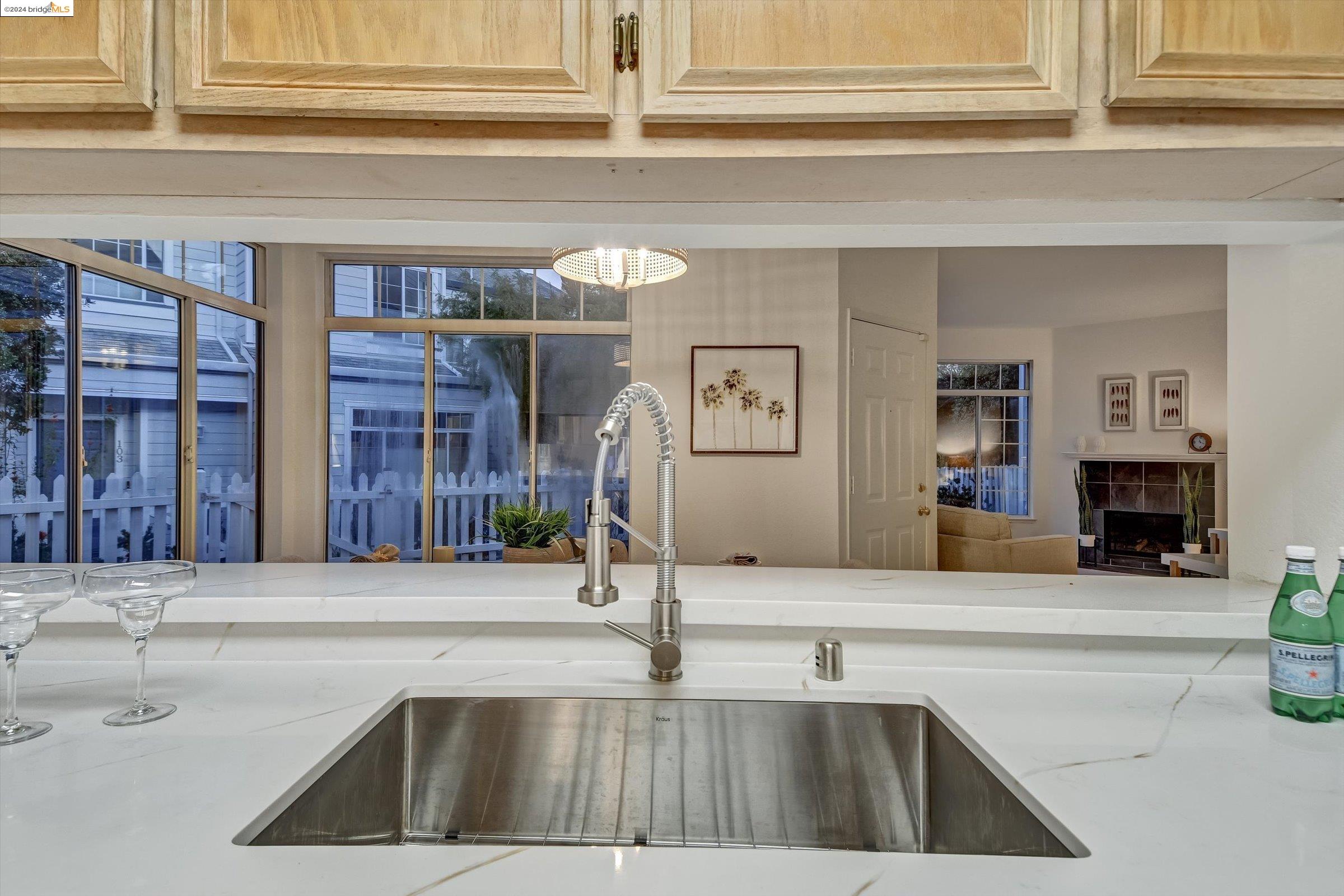 319 Commodore Dr