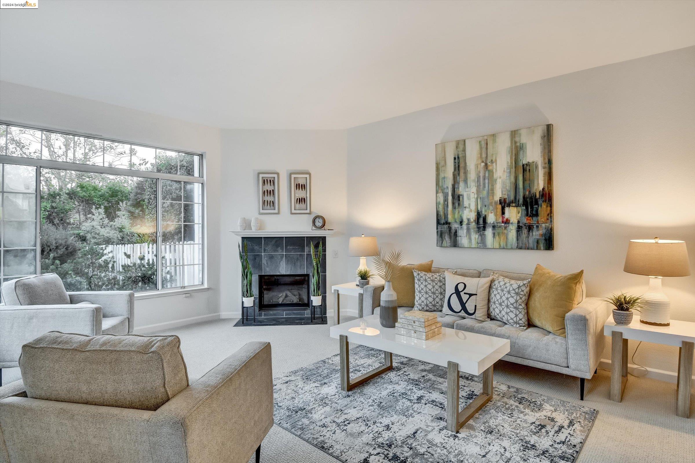 319 Commodore Dr