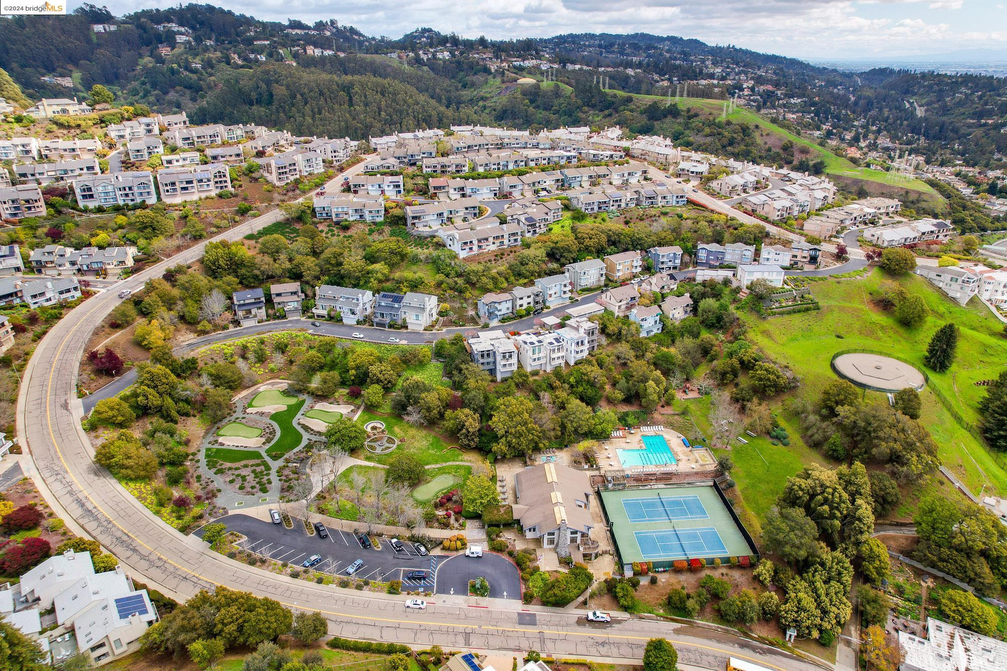 7 Windward Hl