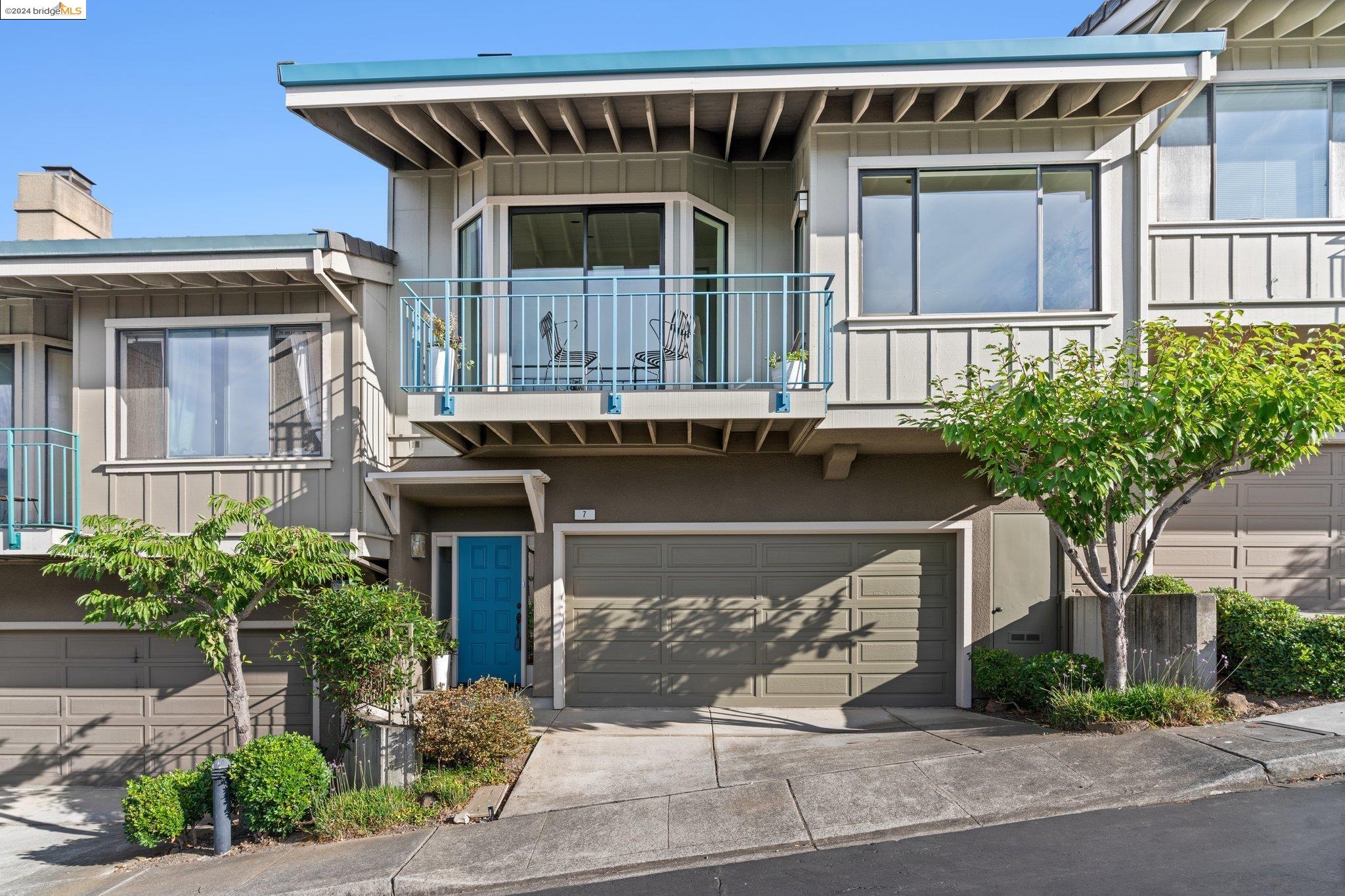 7 Windward Hl