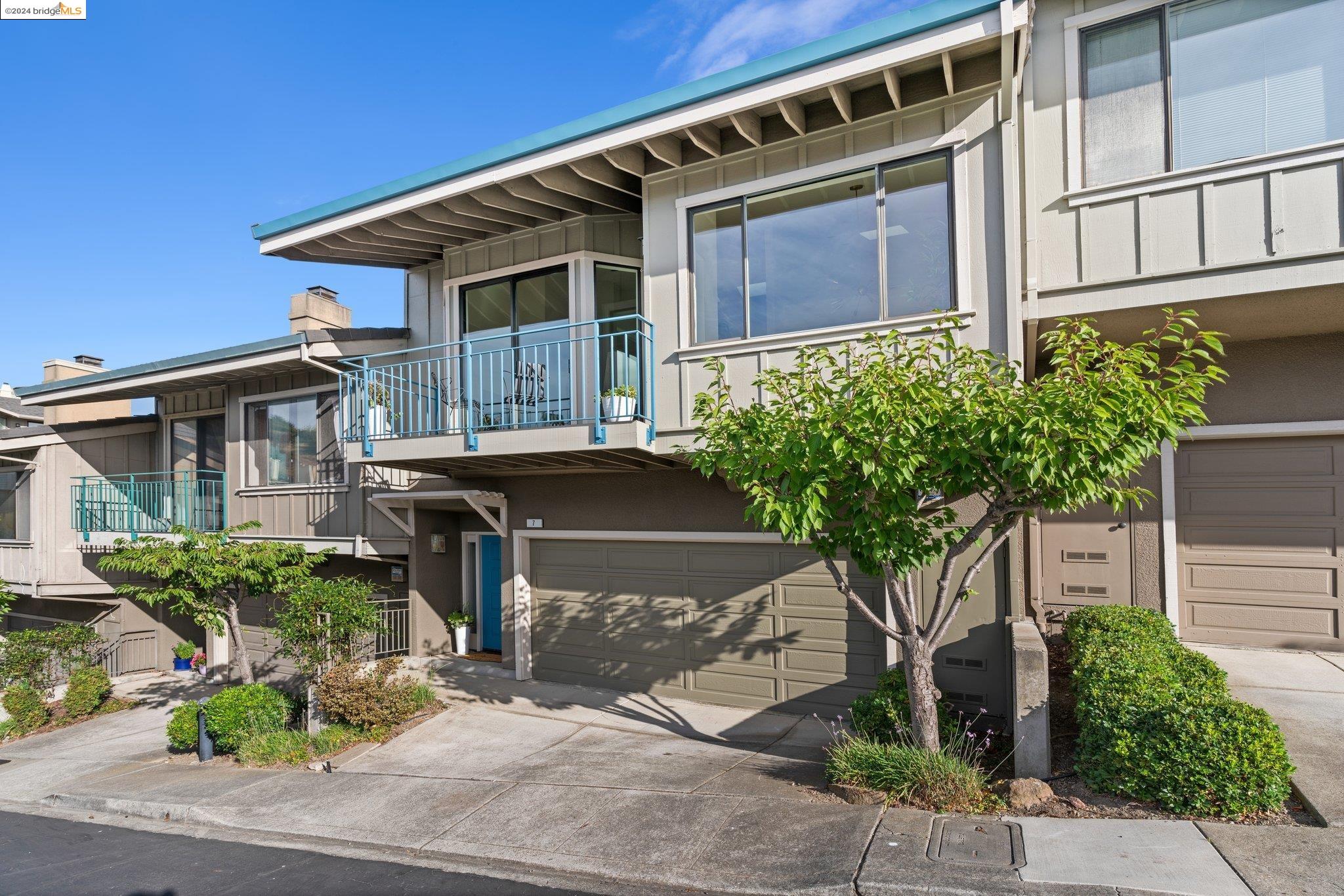7 Windward Hl