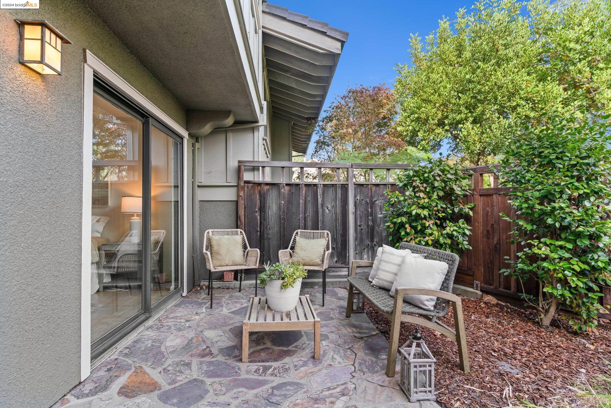7 Windward Hl
