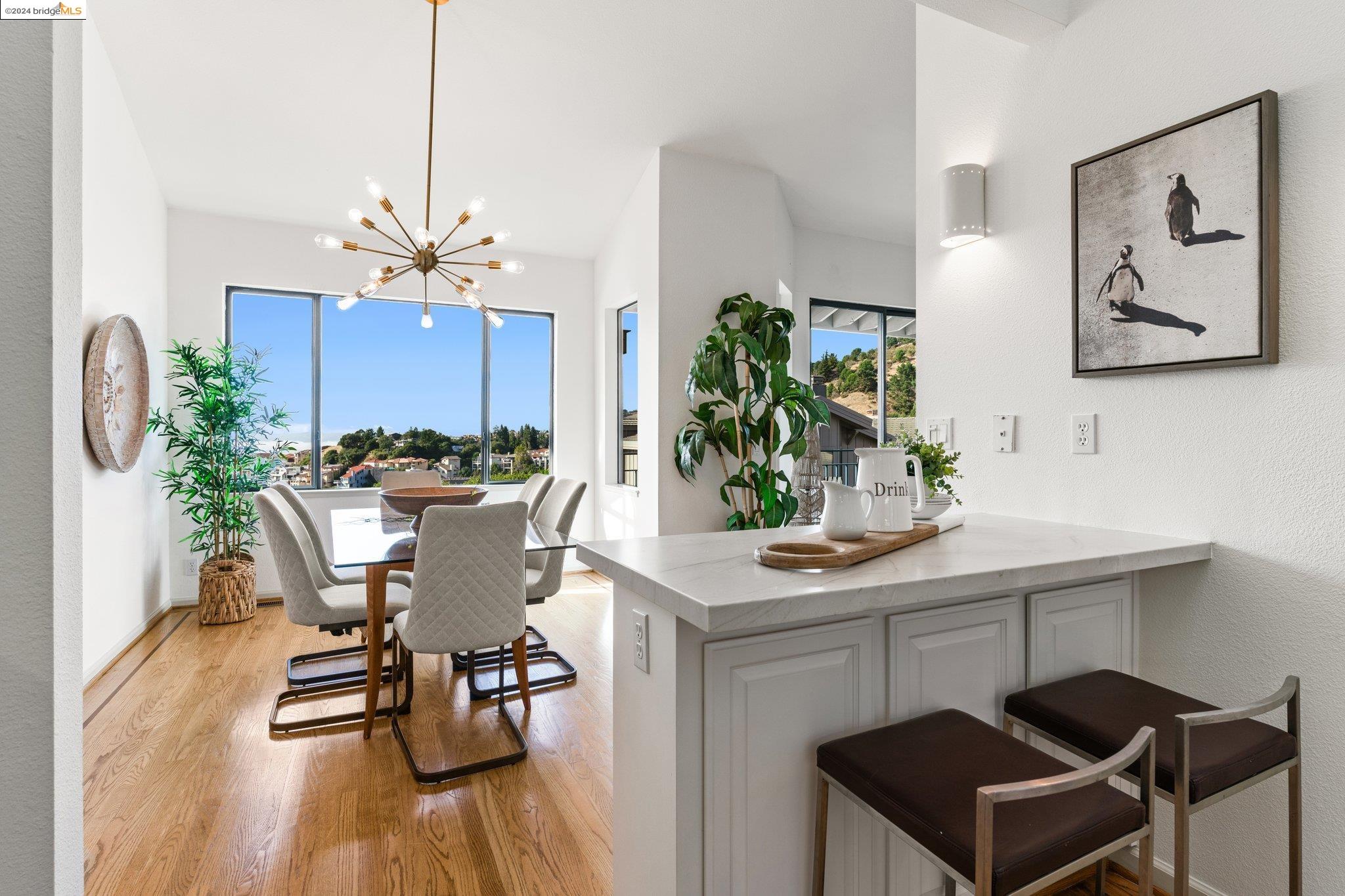 7 Windward Hl