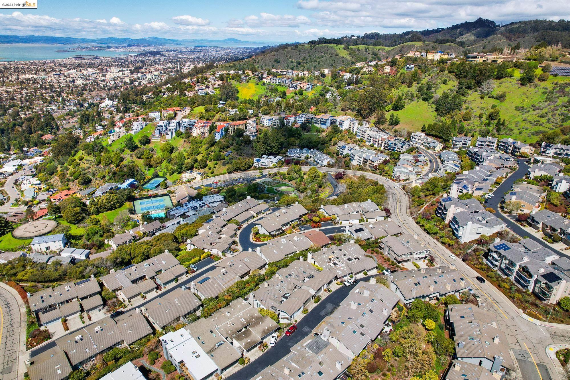 7 Windward Hl