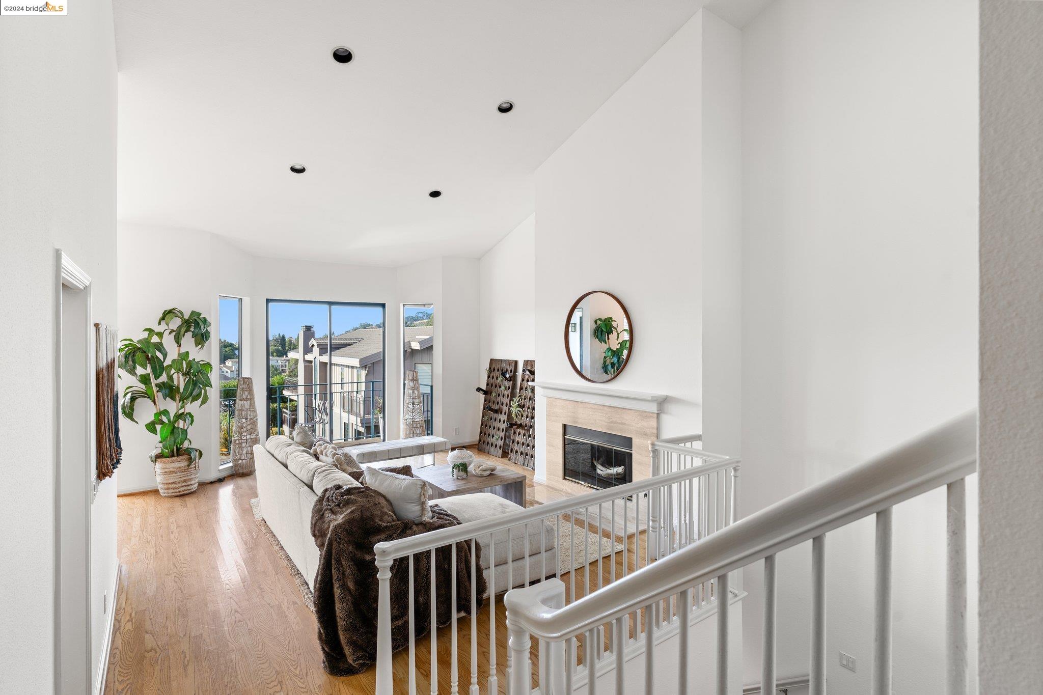 7 Windward Hl