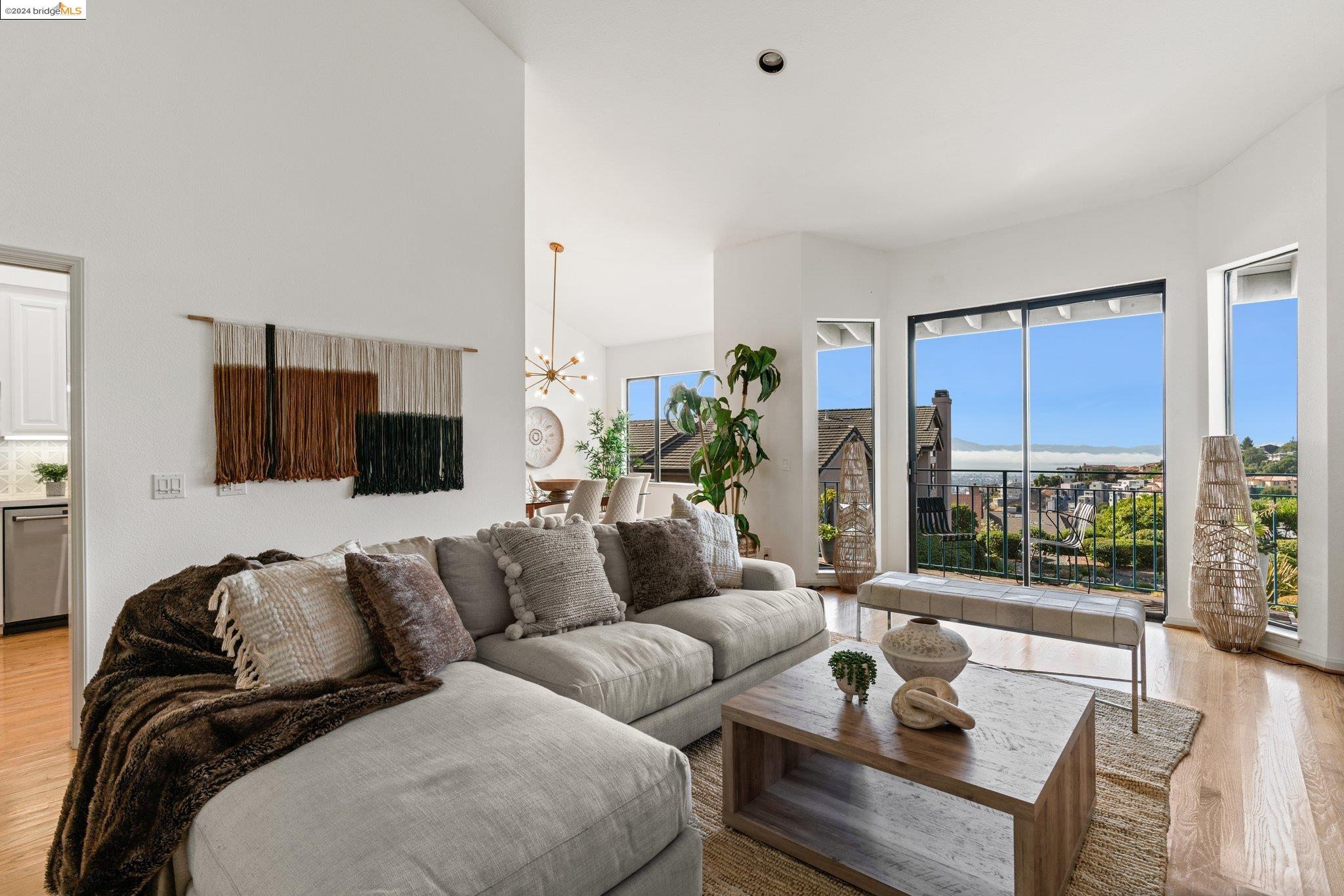 7 Windward Hl