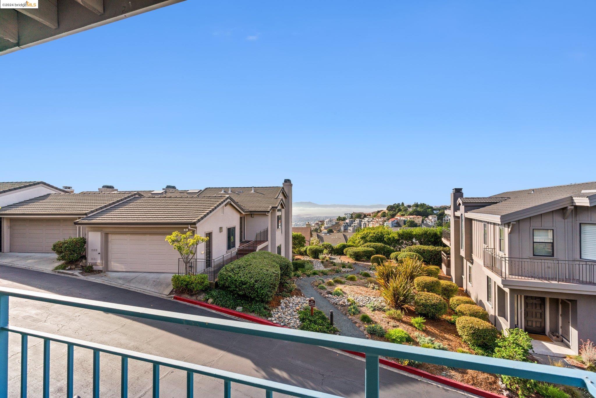 7 Windward Hl