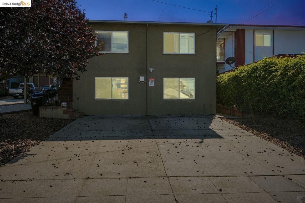 6000 Bayview Ave