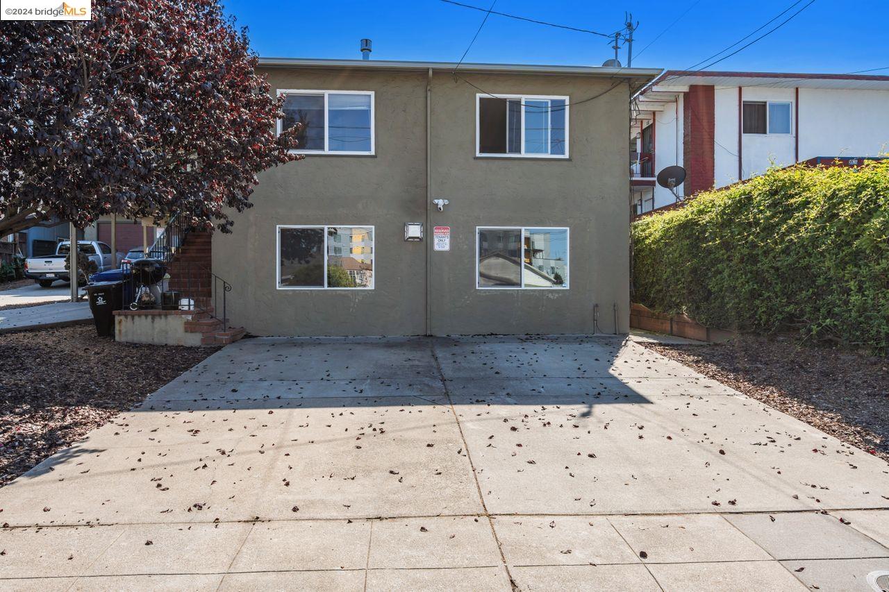 6000 Bayview Ave