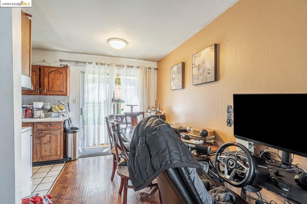 6000 Bayview Ave