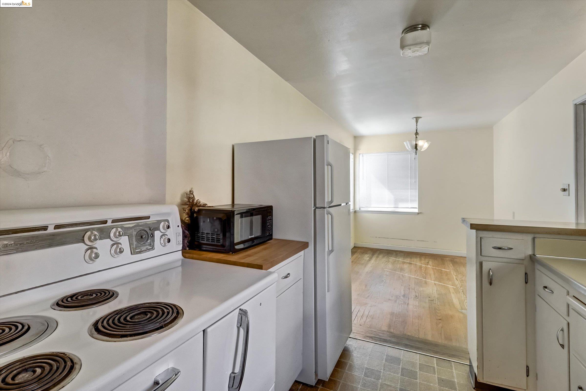 1951 San Antonio Ave