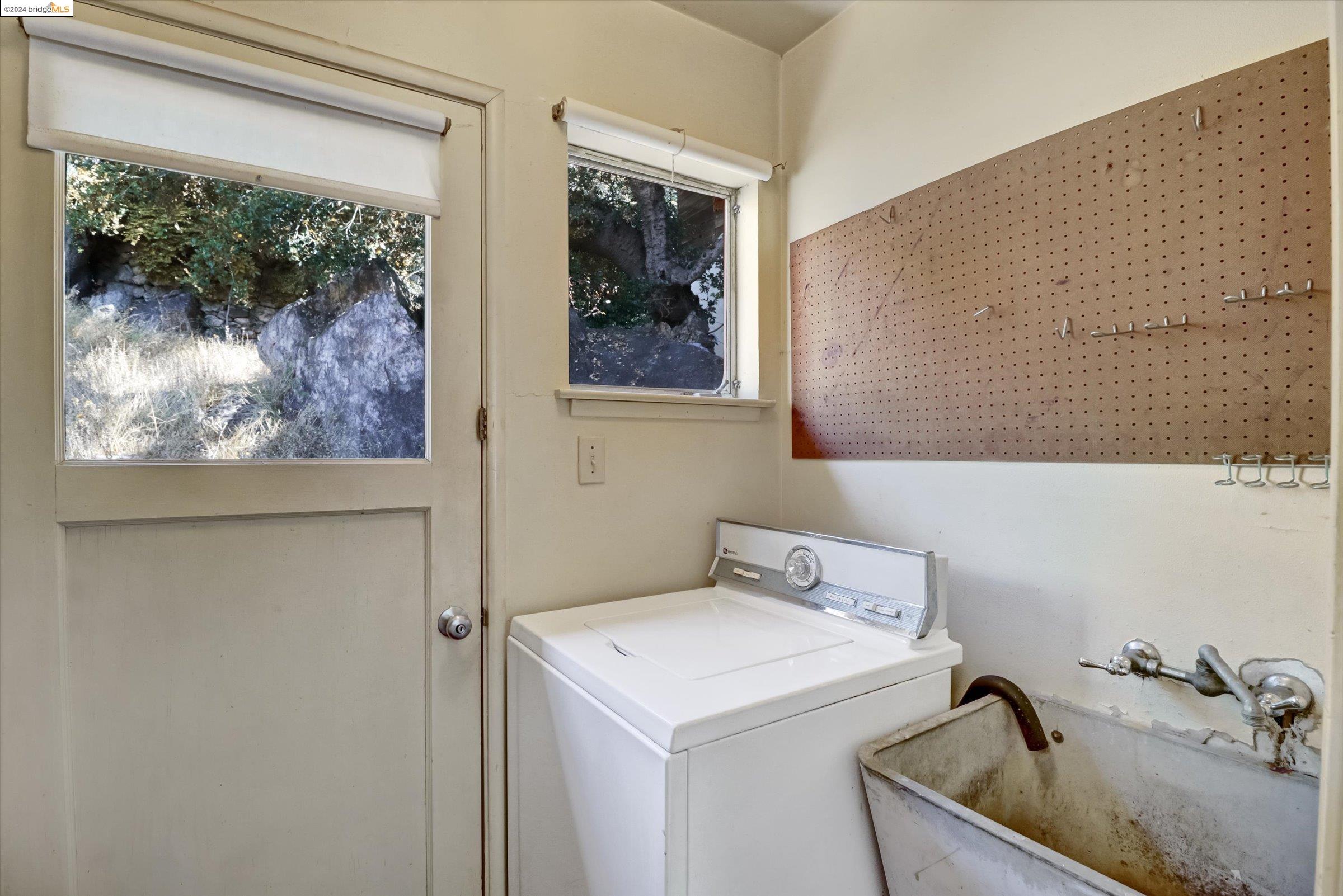 1951 San Antonio Ave